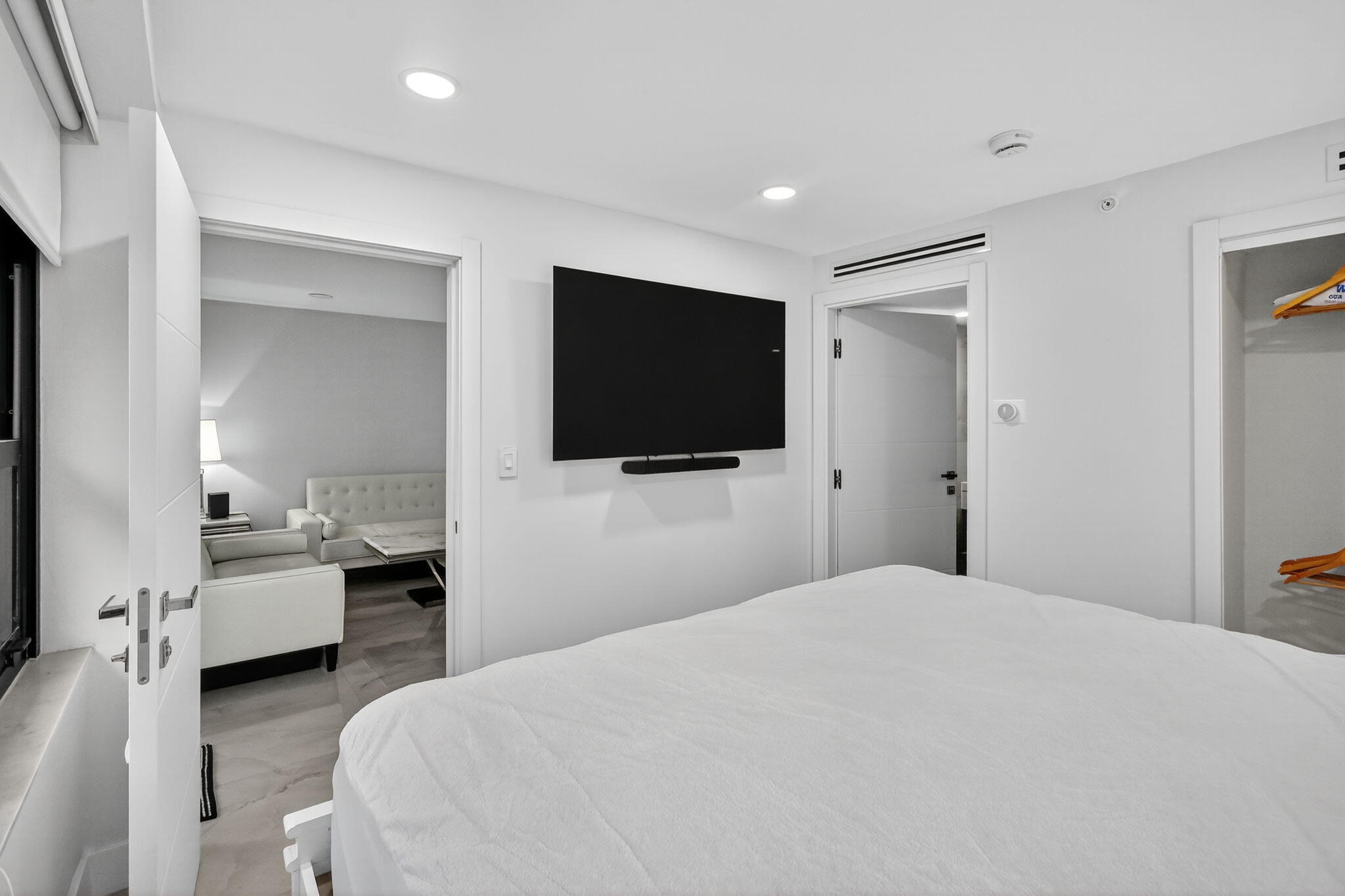 THE ALEXANDER CONDO - Residential