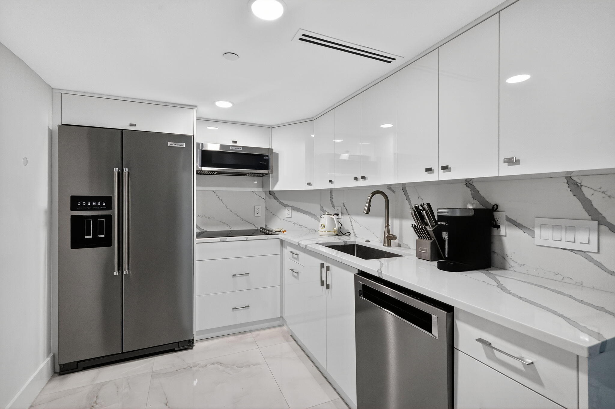 THE ALEXANDER CONDO - Residential