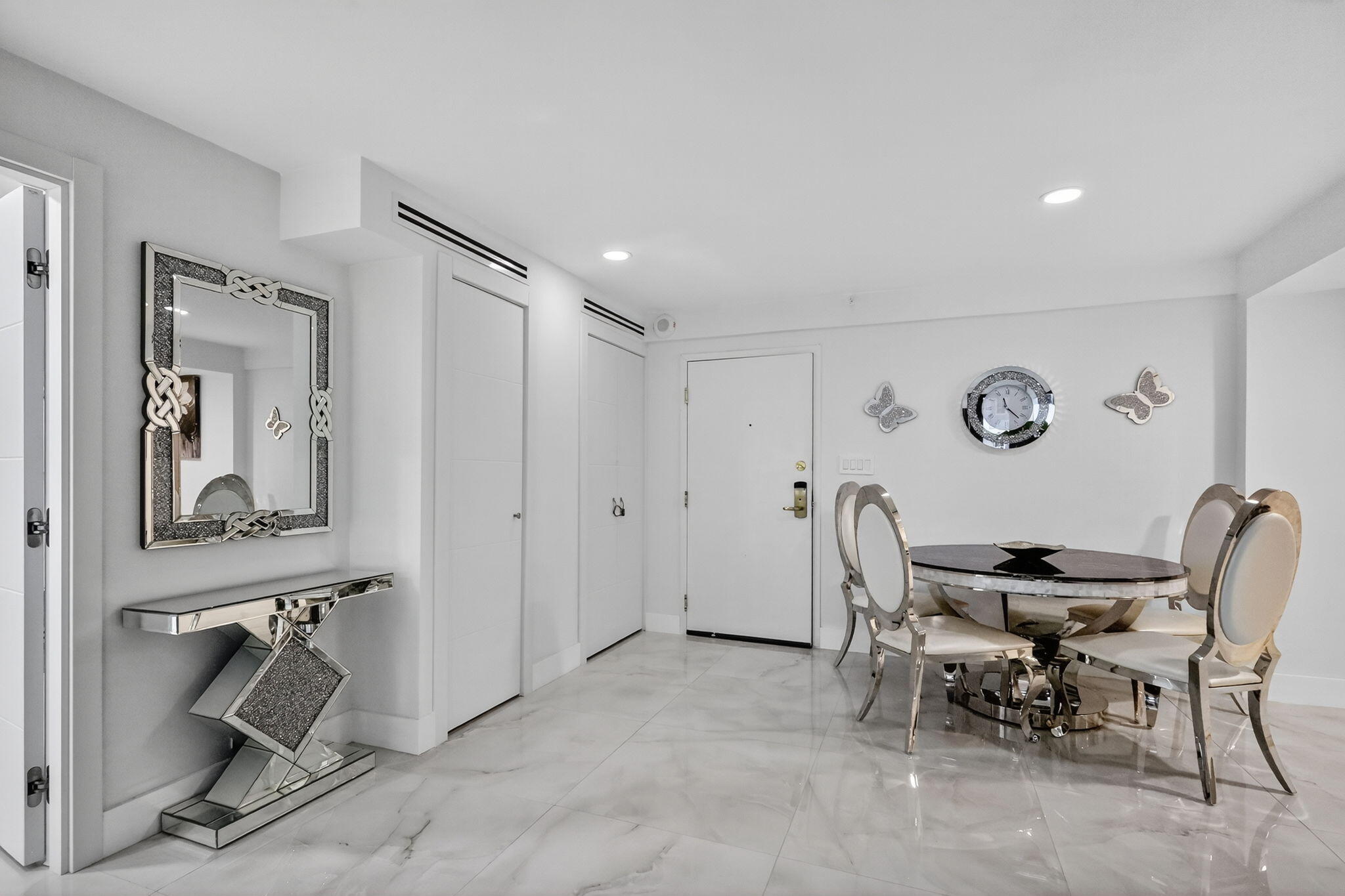 THE ALEXANDER CONDO - Residential