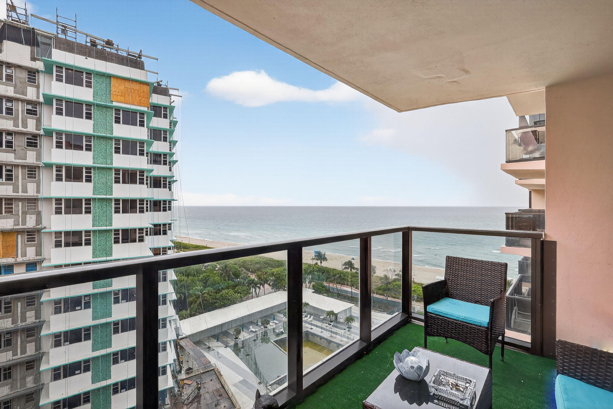 THE ALEXANDER CONDO - Residential