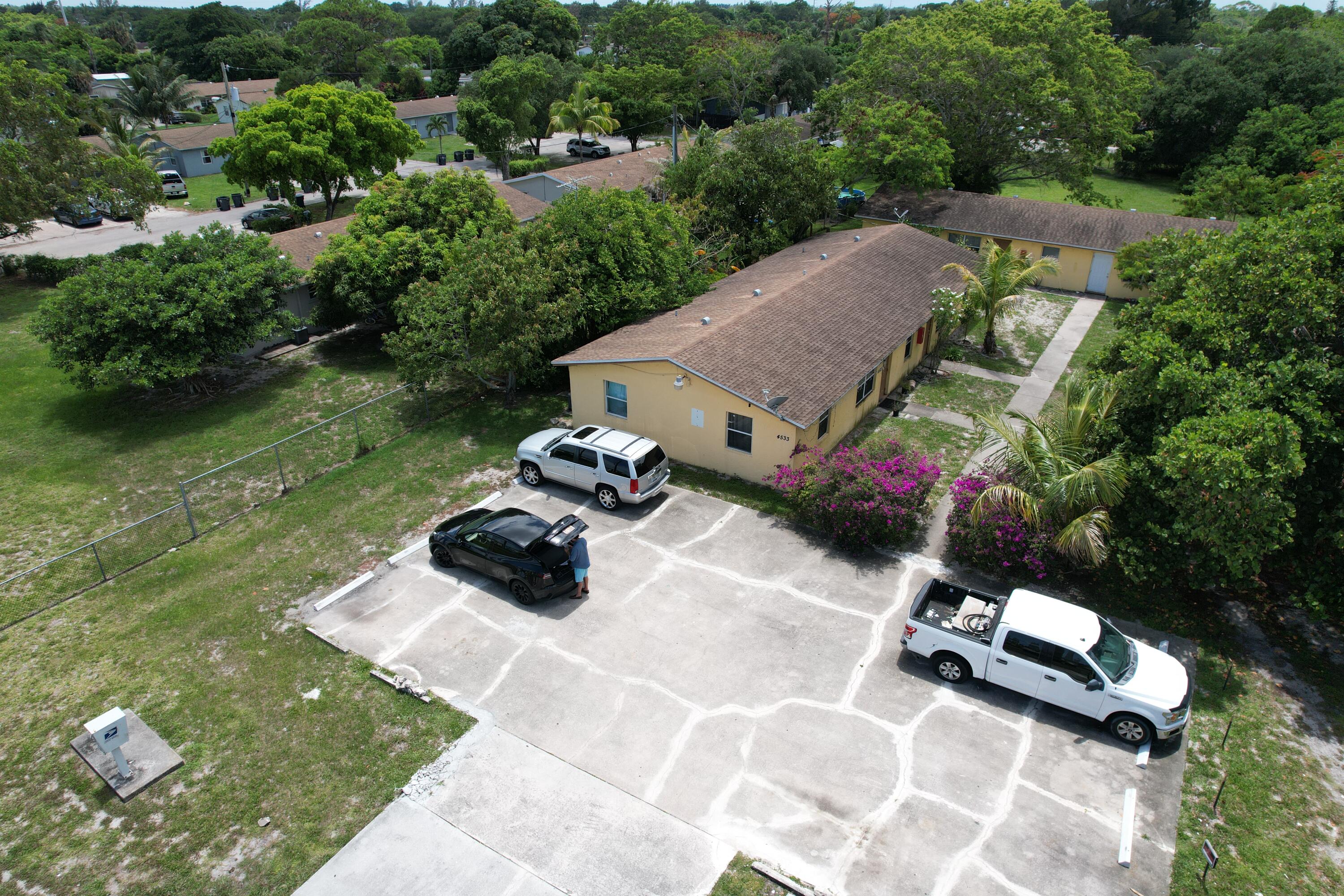 PALM BEACH FARMS CO 7 - Residential Income