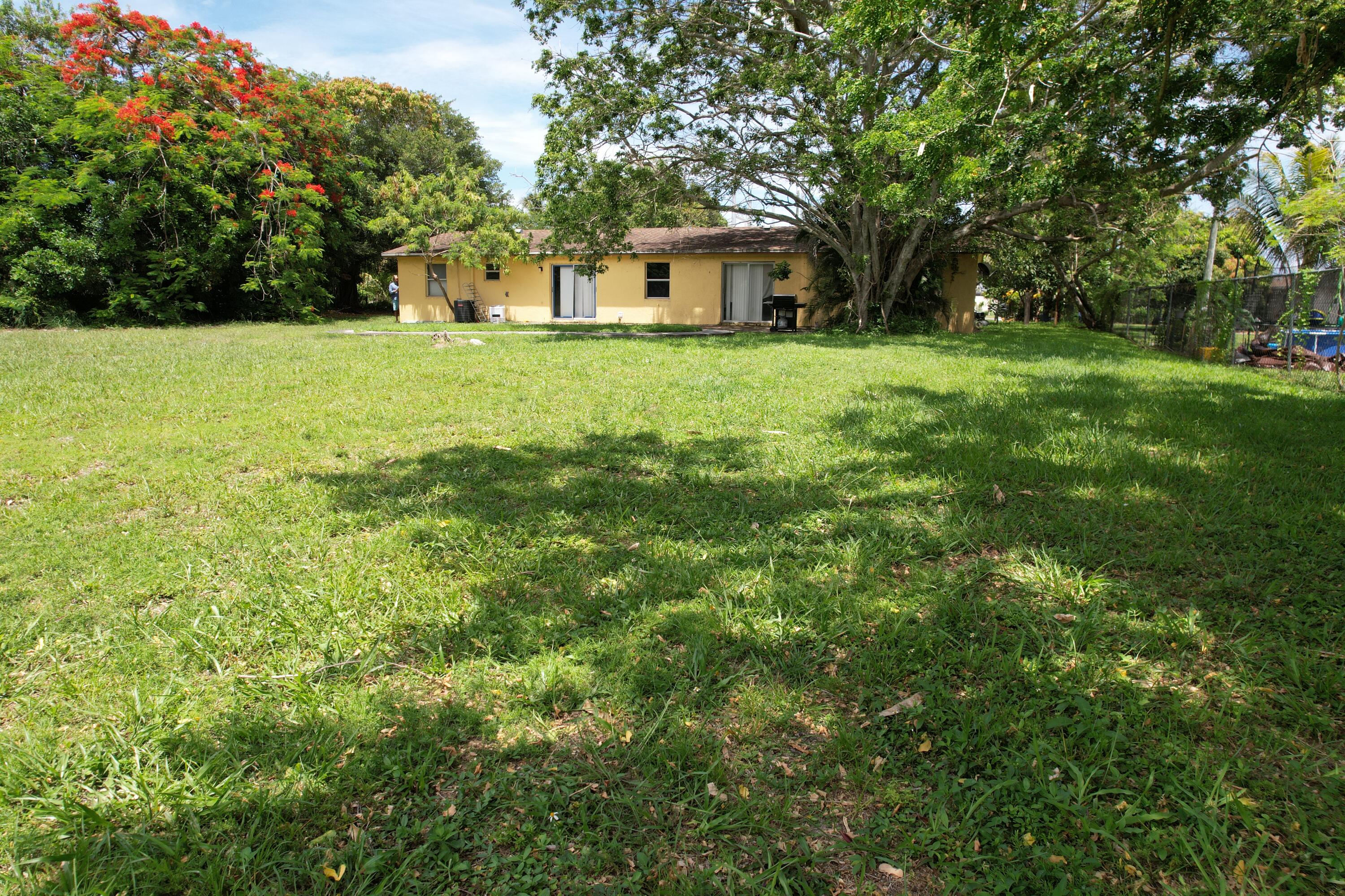 PALM BEACH FARMS CO 7 - Residential Income