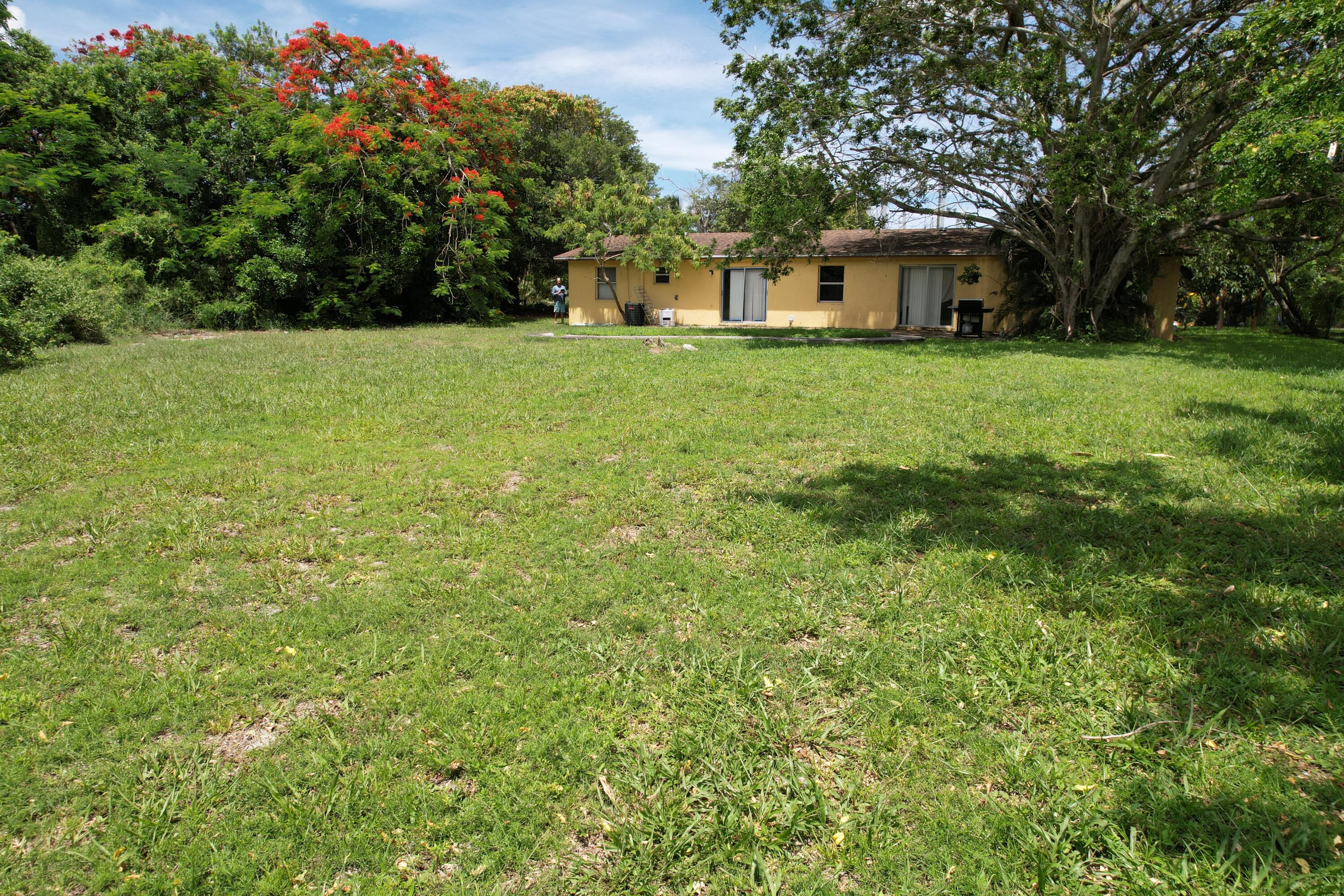 PALM BEACH FARMS CO 7 - Residential Income