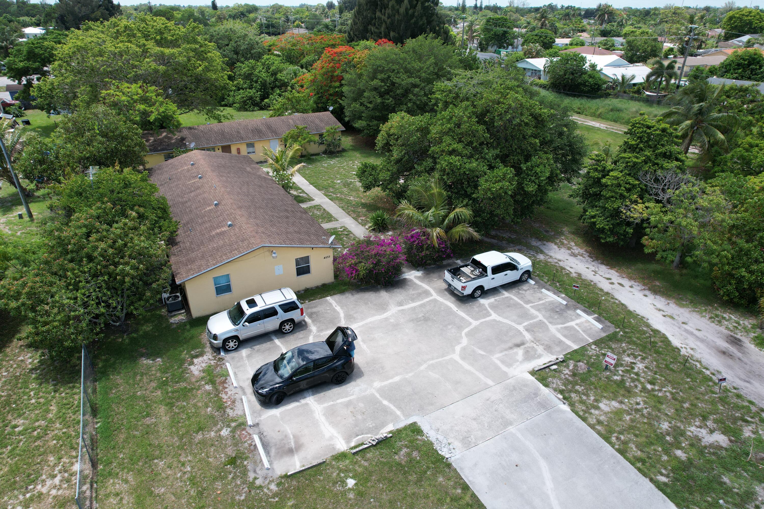 PALM BEACH FARMS CO 7 - Residential Income