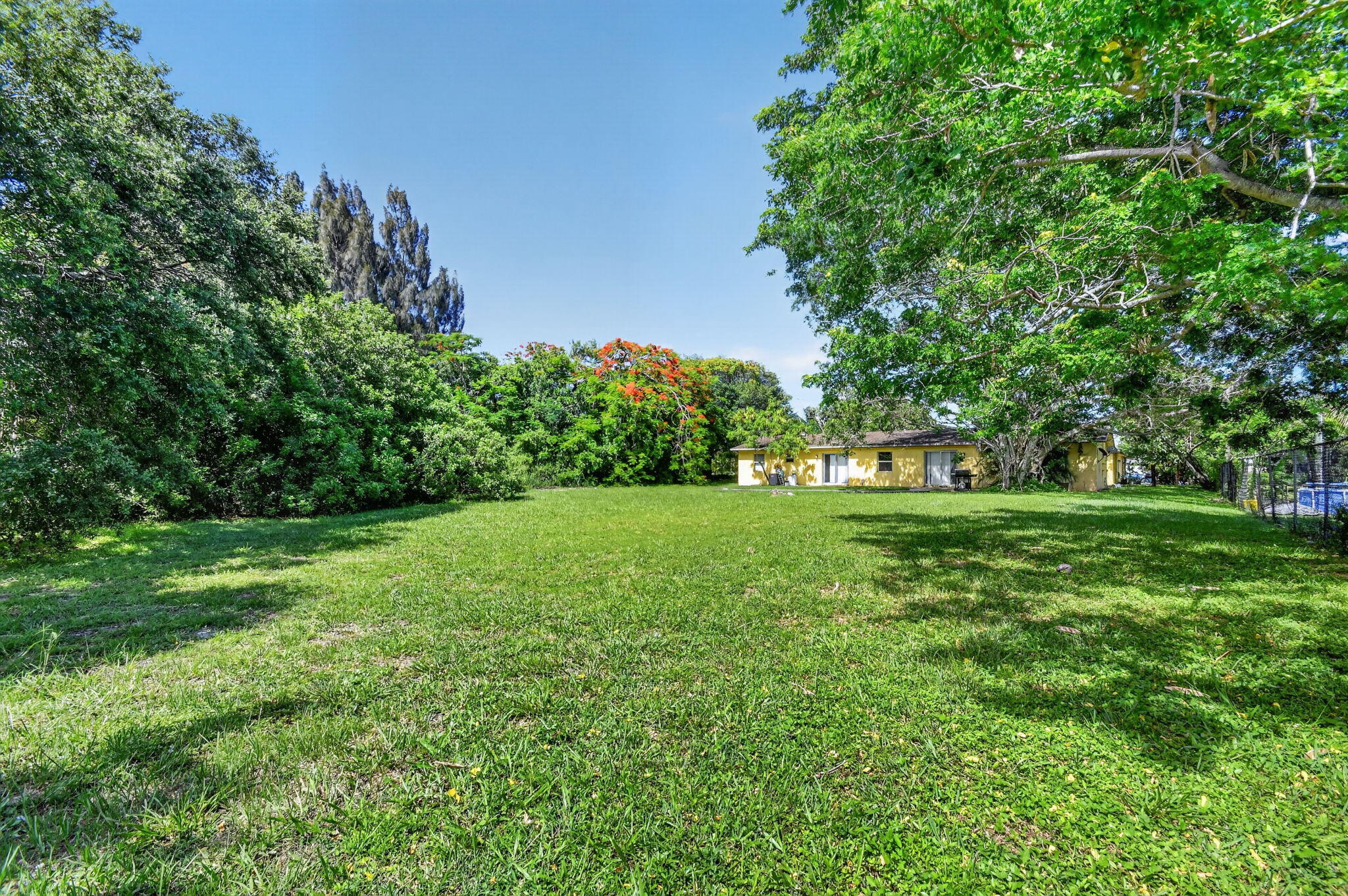 PALM BEACH FARMS CO 7 - Residential Income
