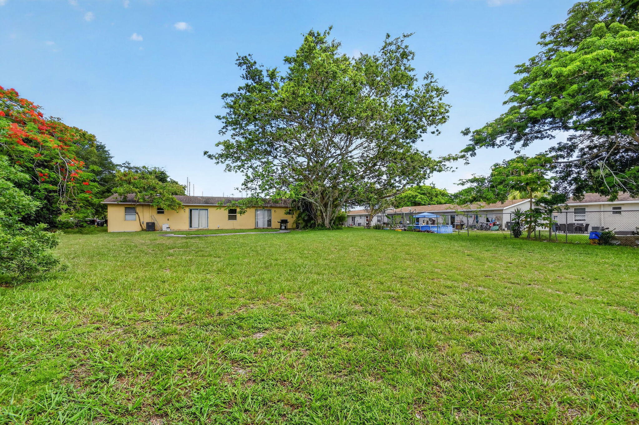 PALM BEACH FARMS CO 7 - Residential Income