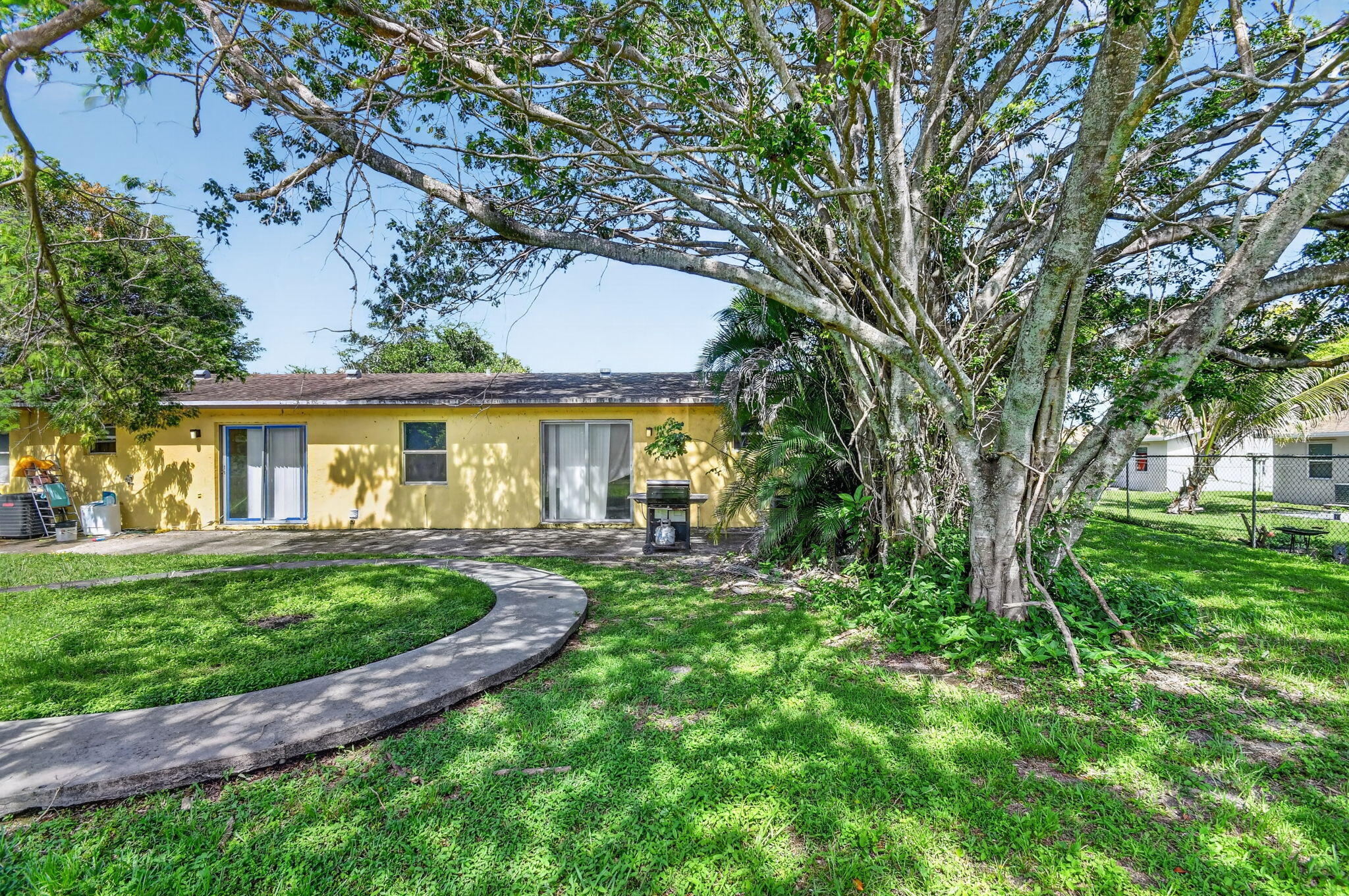 PALM BEACH FARMS CO 7 - Residential Income
