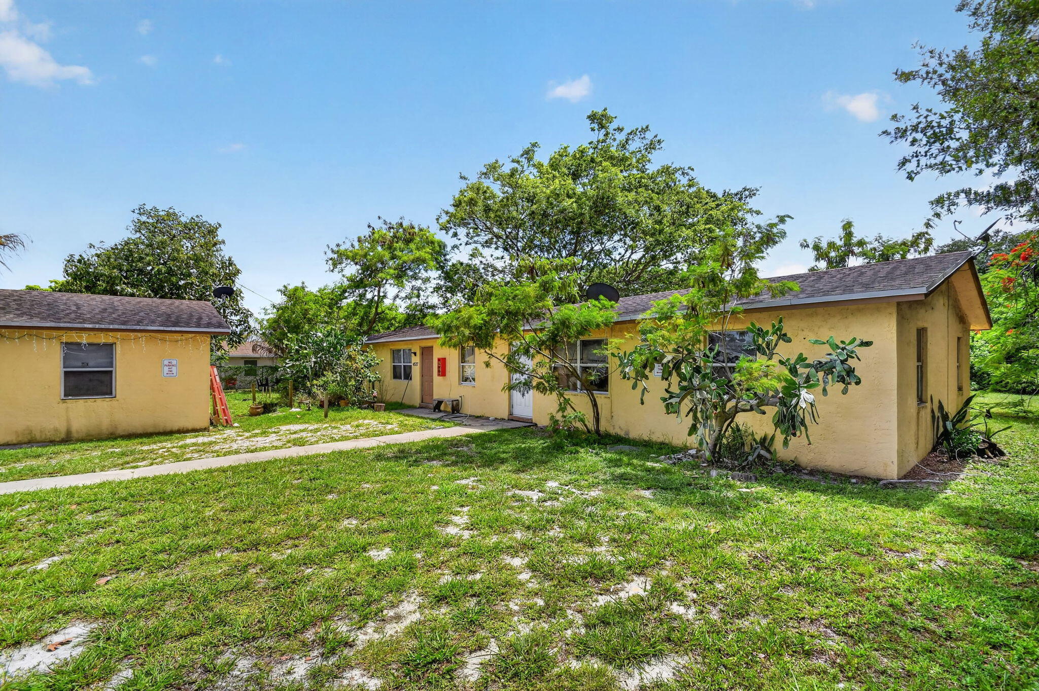PALM BEACH FARMS CO 7 - Residential Income