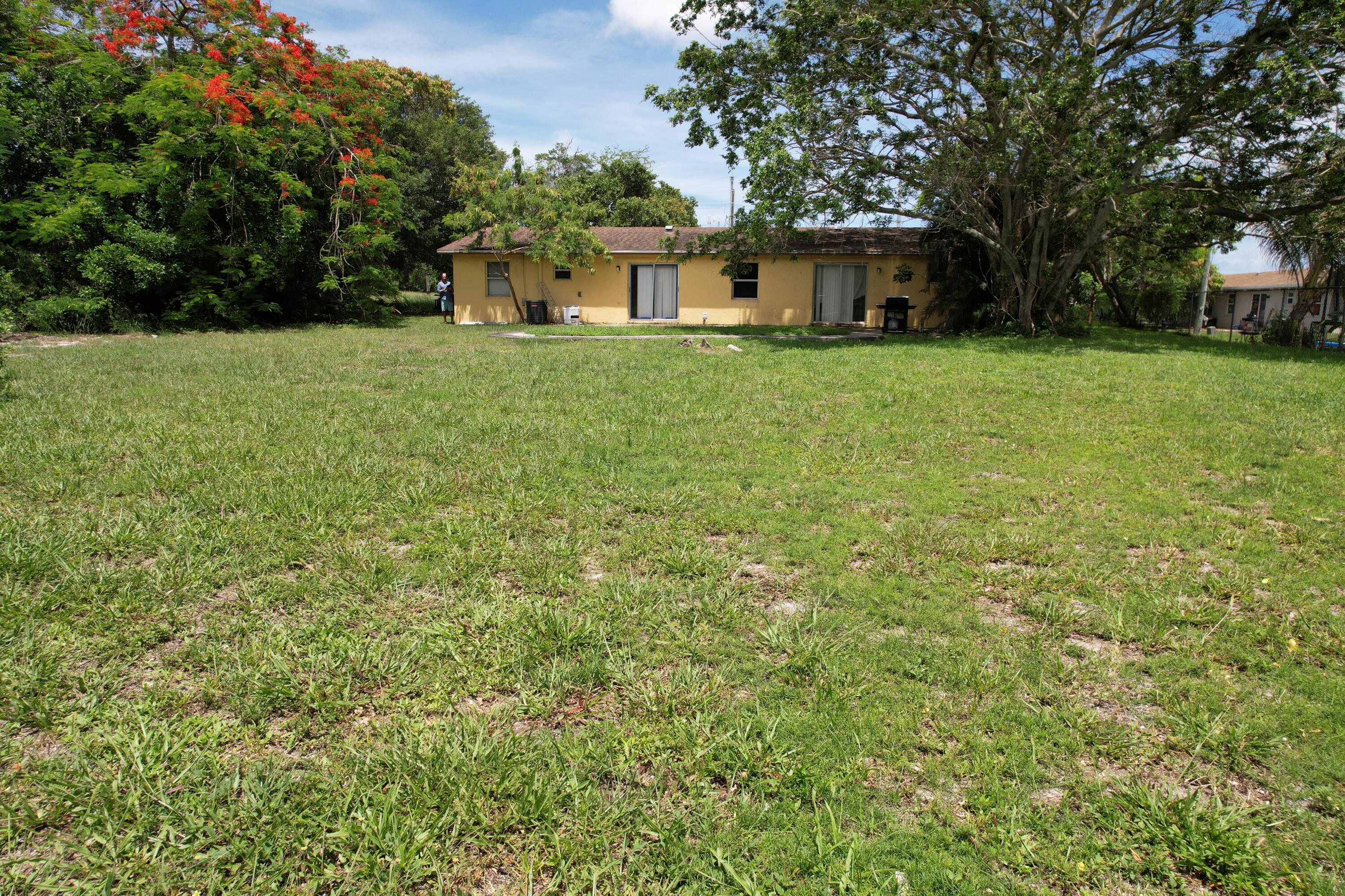 PALM BEACH FARMS CO 7 - Residential Income