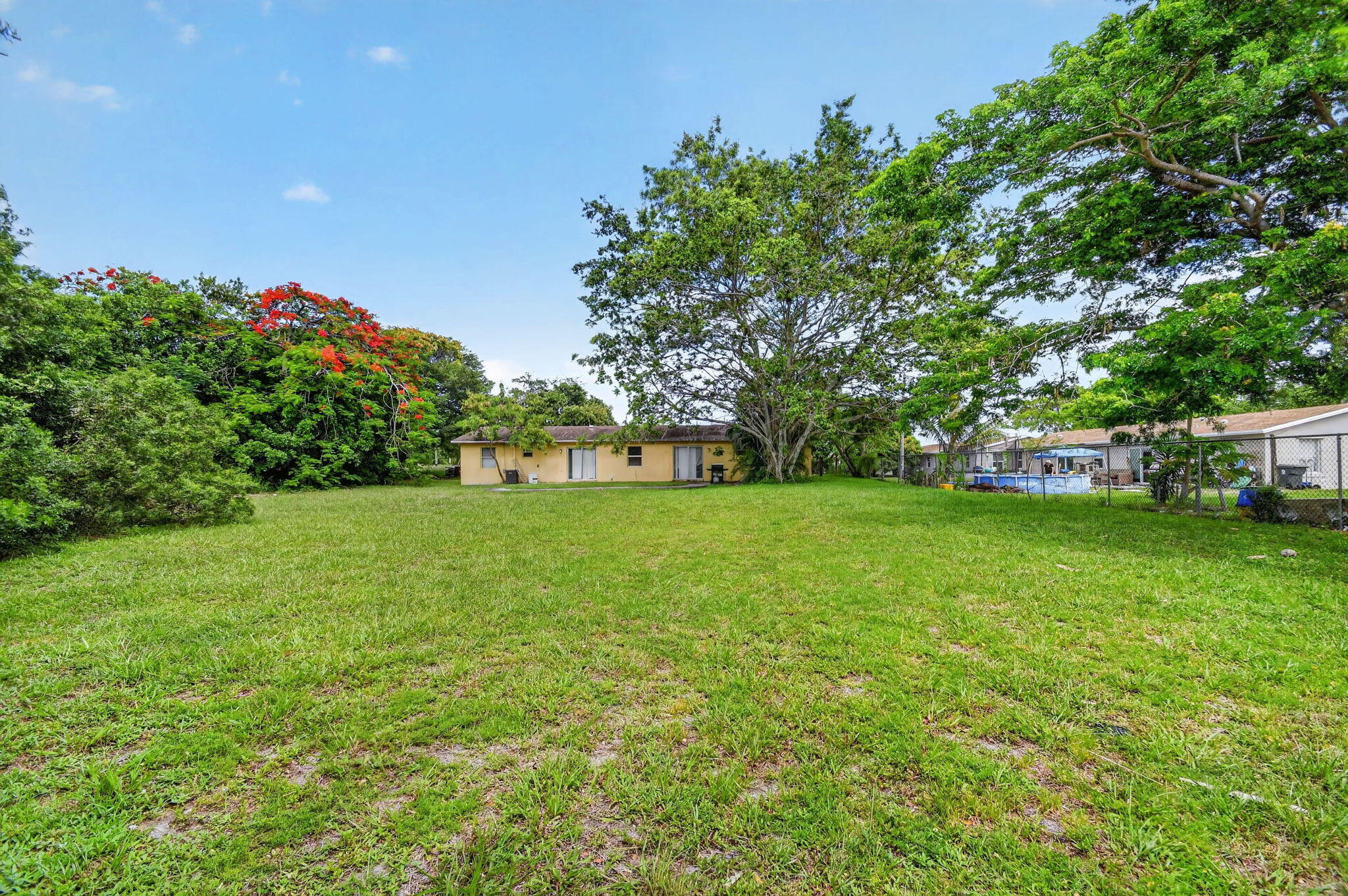 PALM BEACH FARMS CO 7 - Residential Income