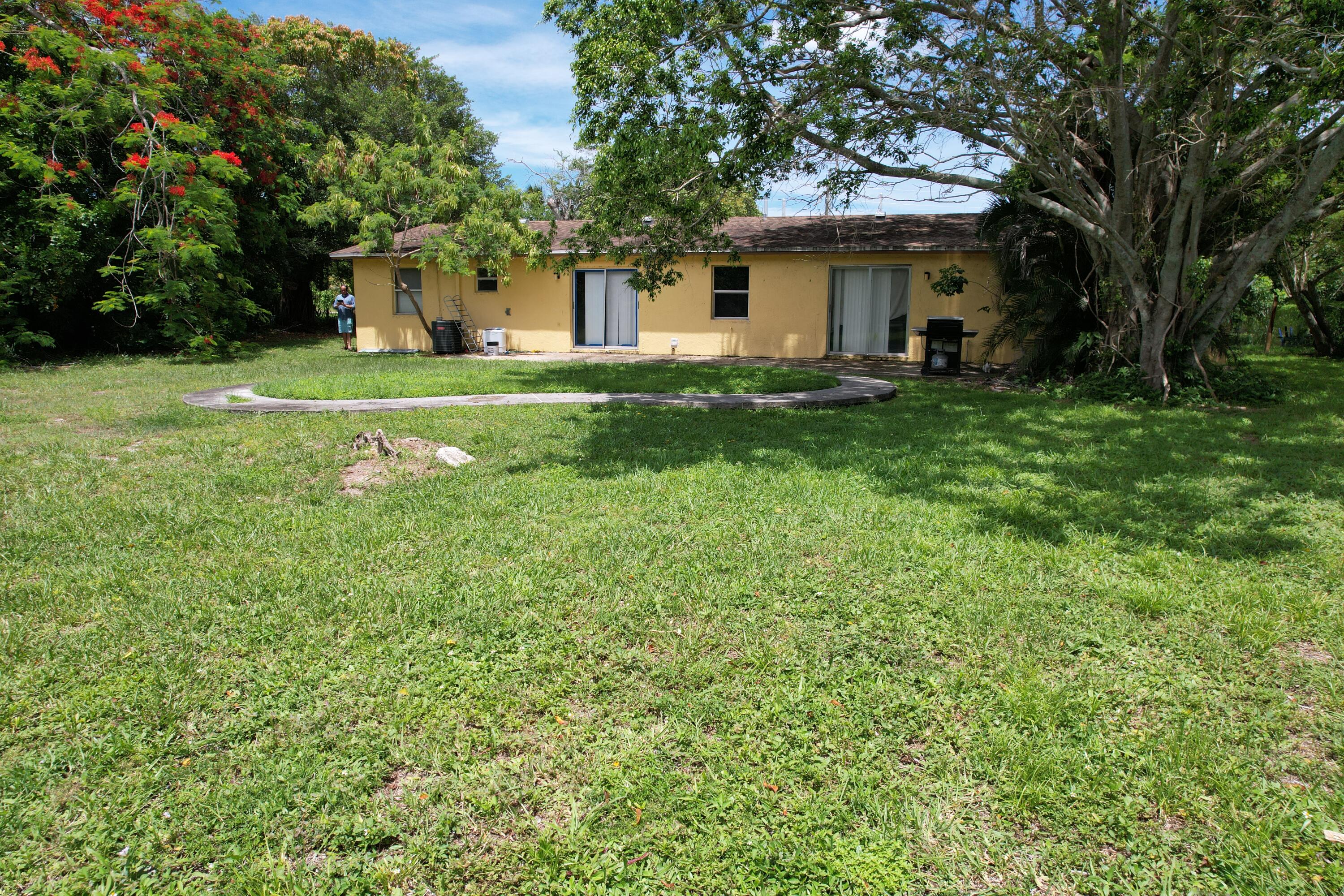 PALM BEACH FARMS CO 7 - Residential Income