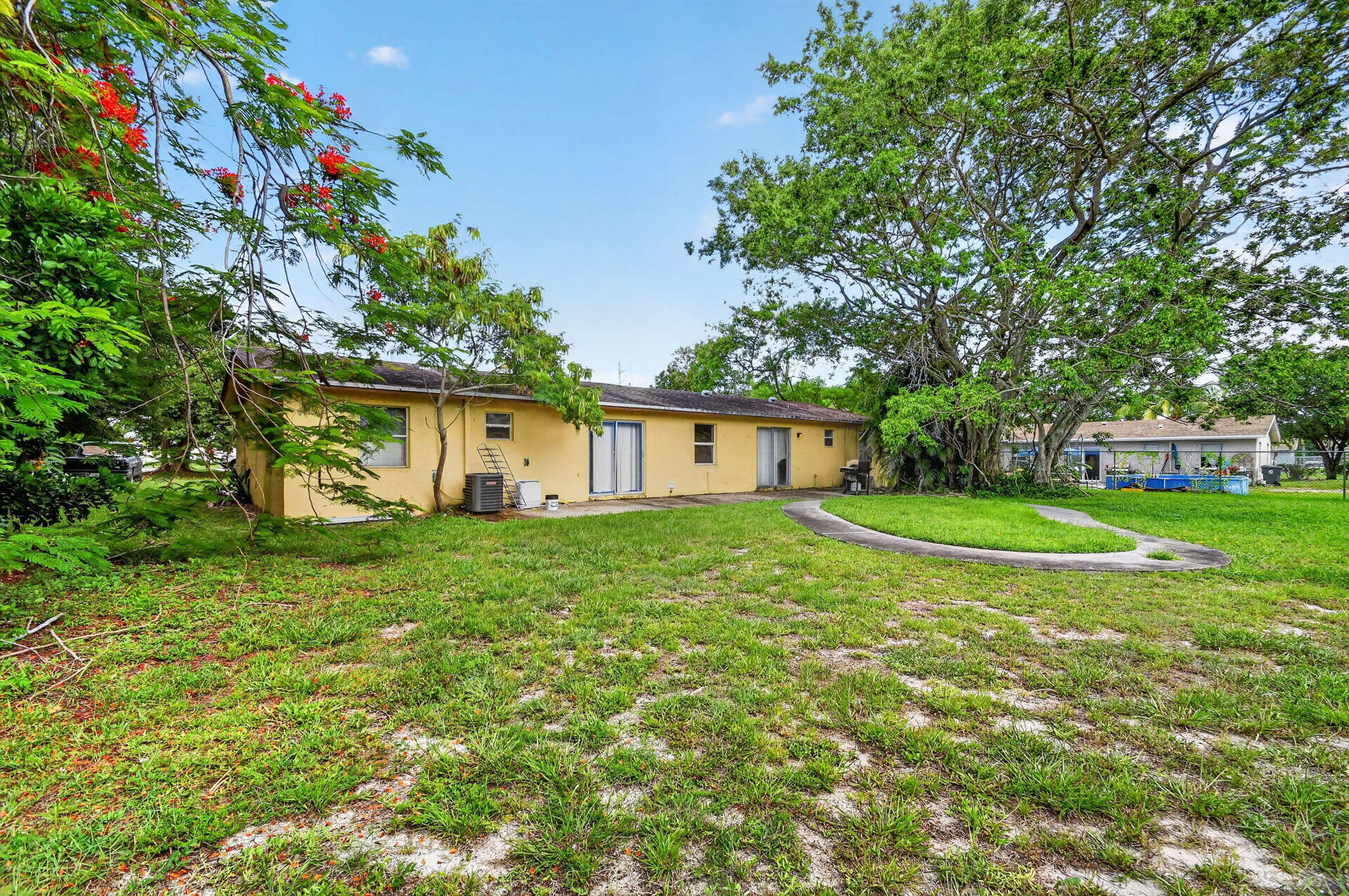 PALM BEACH FARMS CO 7 - Residential Income