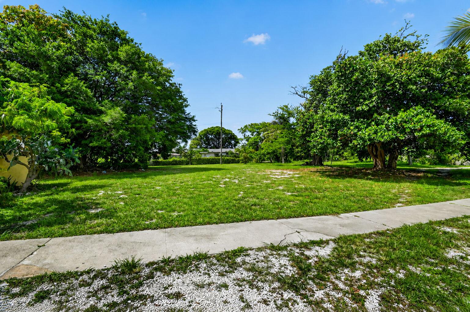 PALM BEACH FARMS CO 7 - Residential Income