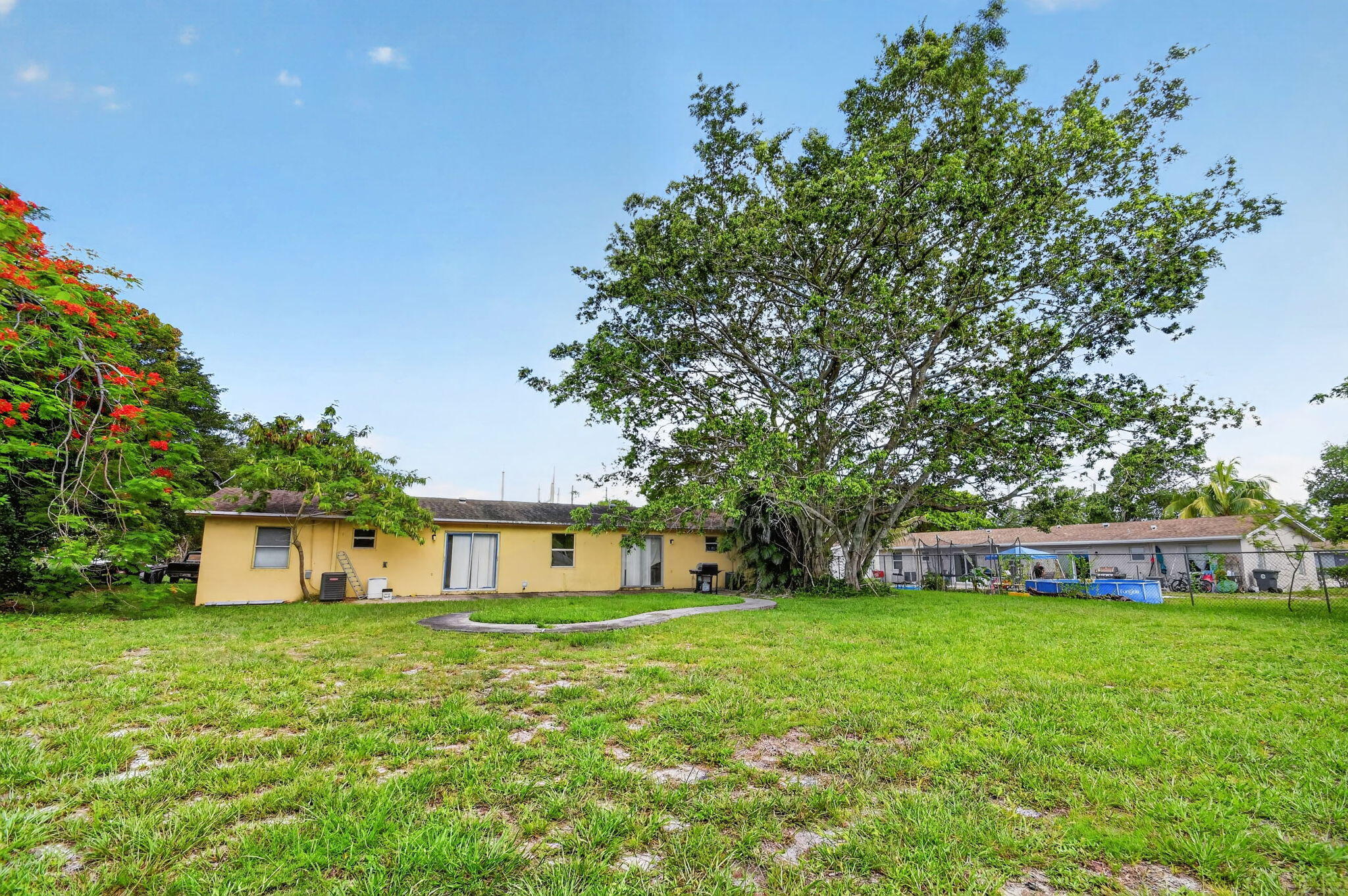 PALM BEACH FARMS CO 7 - Residential Income