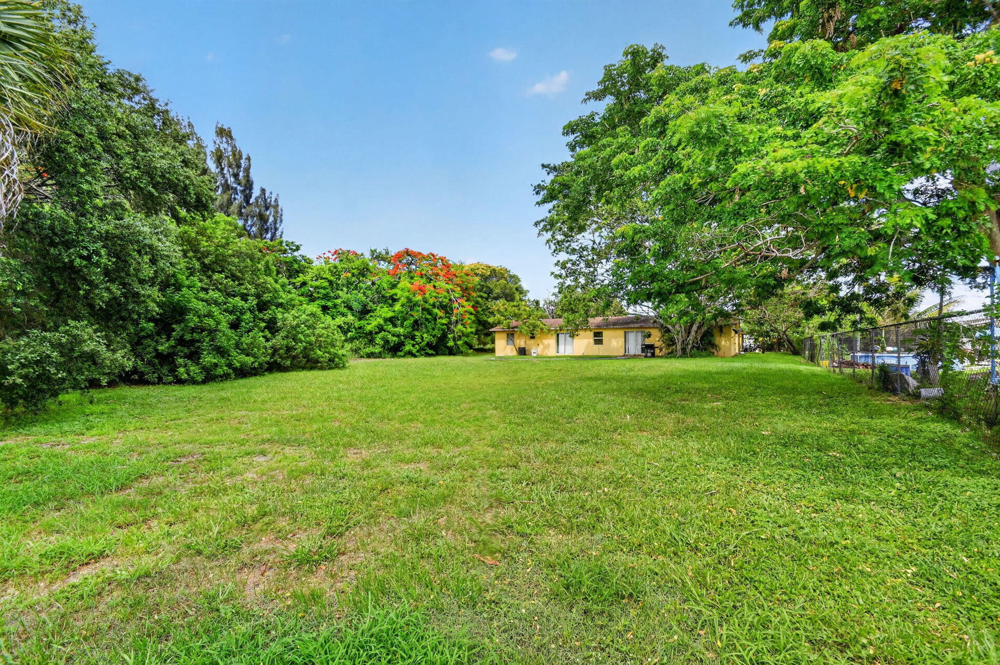 PALM BEACH FARMS CO 7 - Residential Income