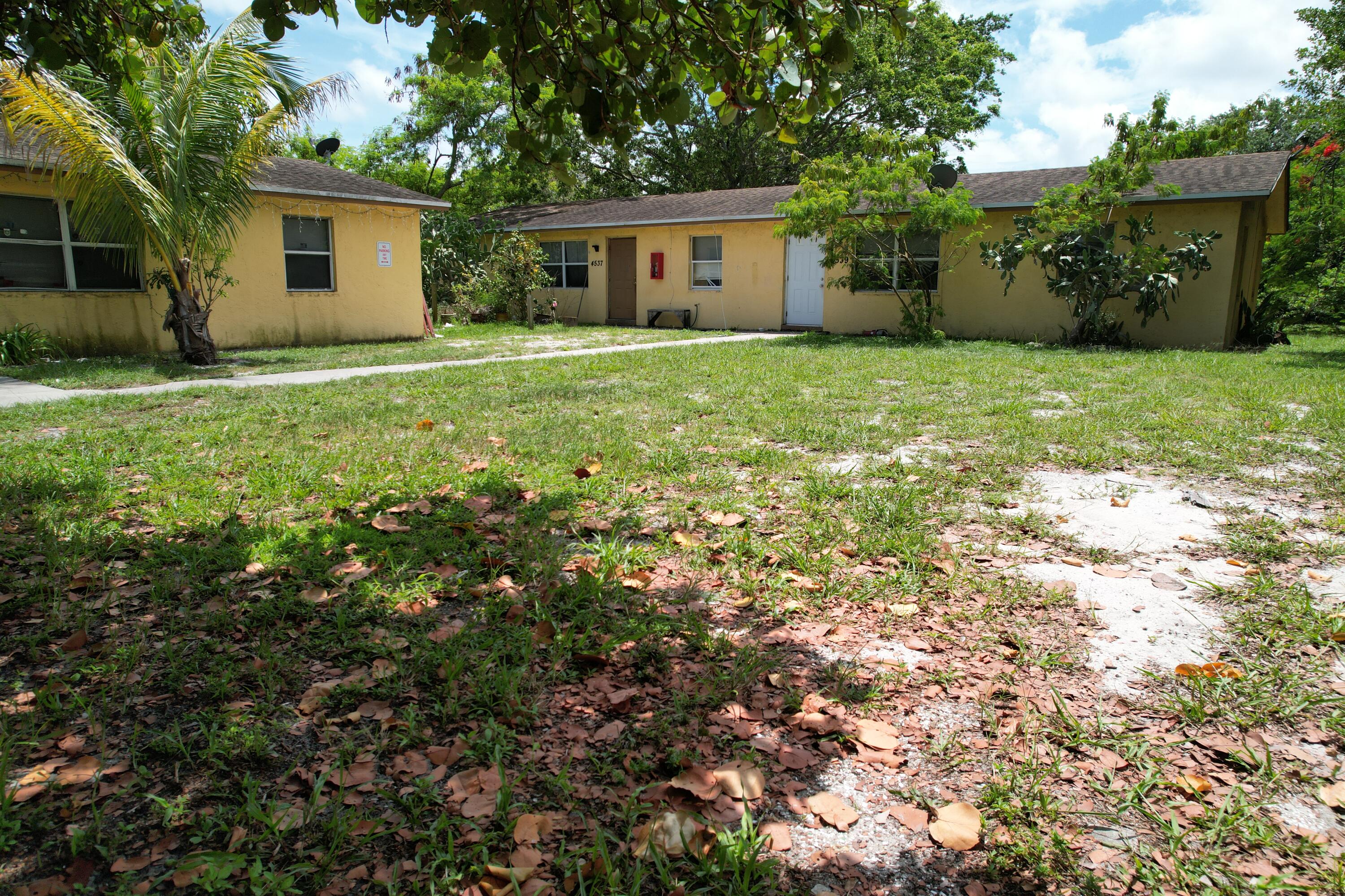 PALM BEACH FARMS CO 7 - Residential Income