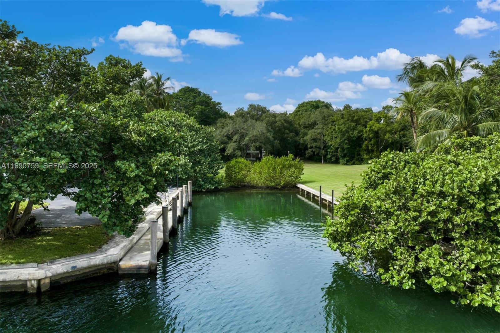 GABLES ESTATES NO 2 - Land