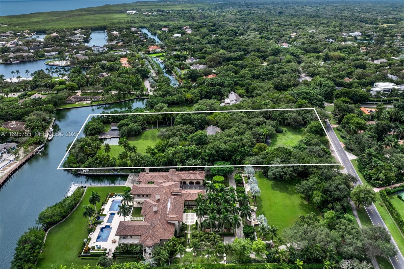 GABLES ESTATES NO 2 - Land