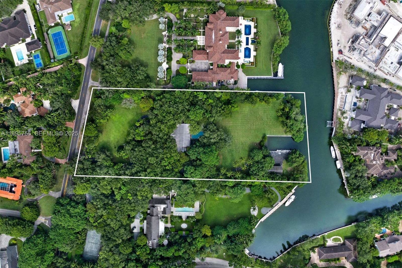 GABLES ESTATES NO 2 - Land
