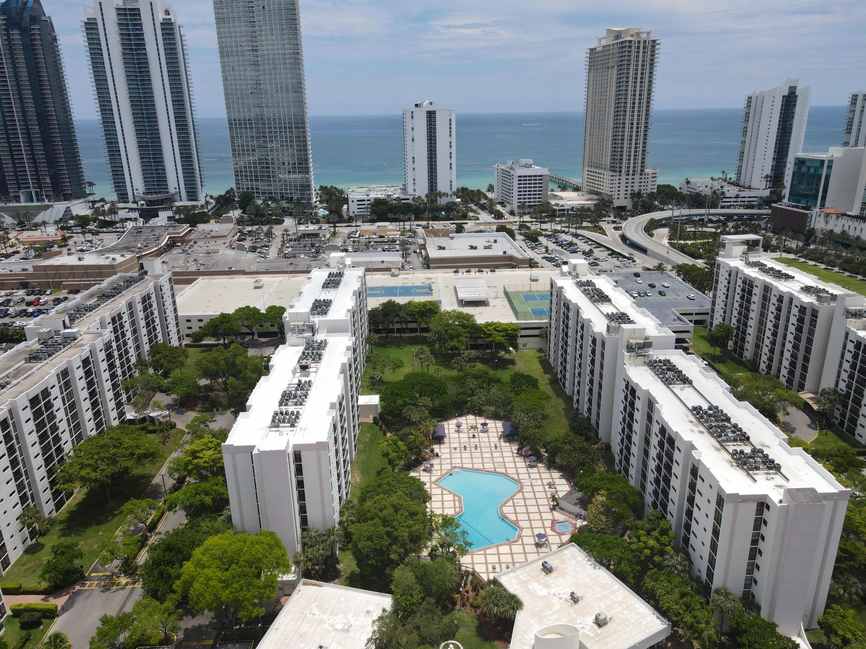 PLAZA OF AMERICAS CONDO PART 4 - Residential