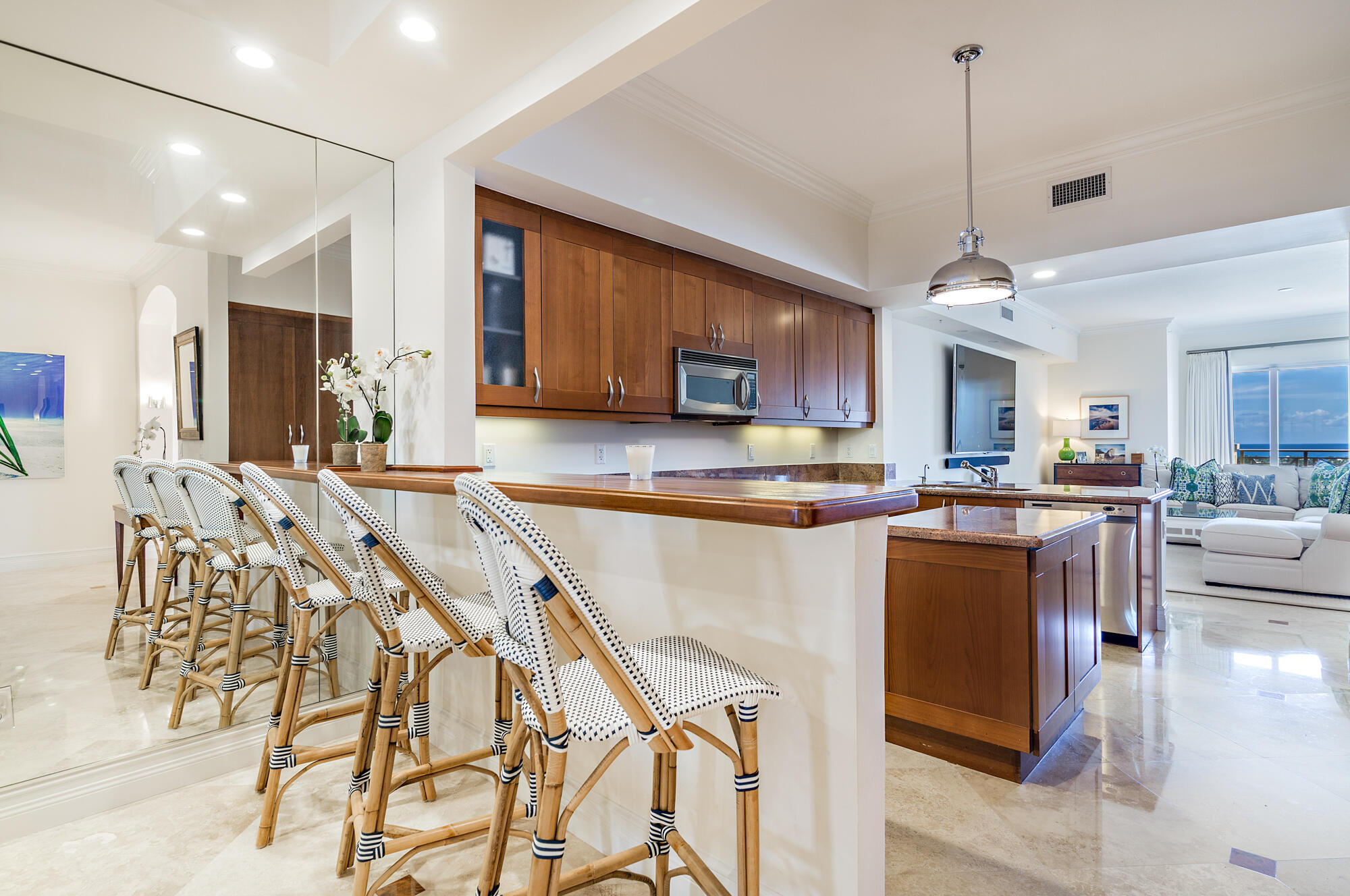 ESPLANADE GRANDE CONDO - Residential