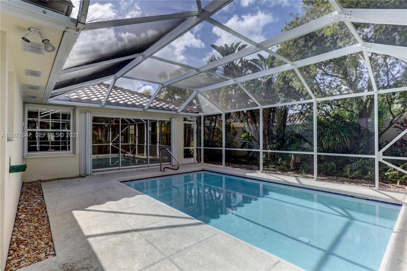 DOUBLE TREE - Residential