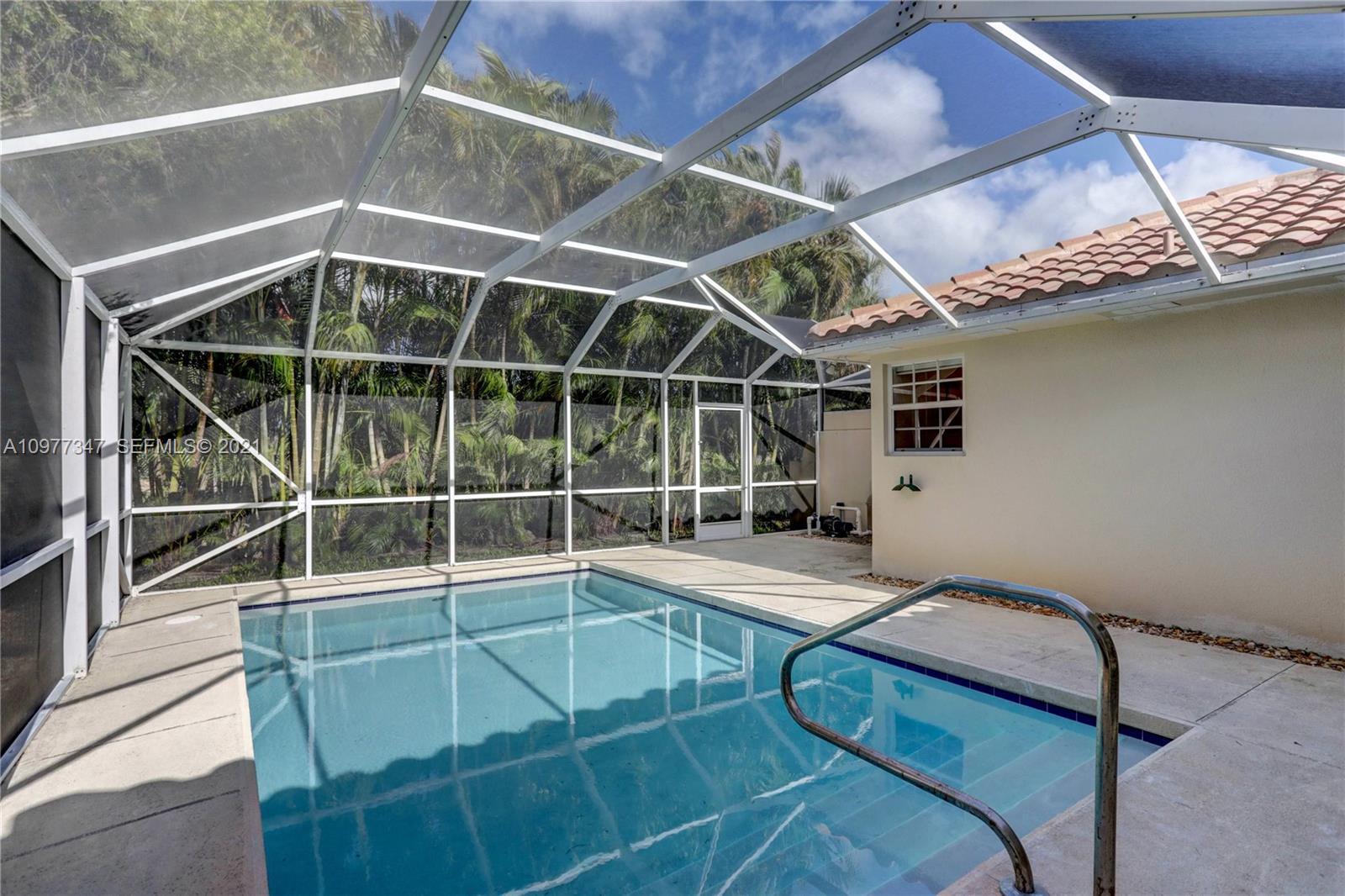 DOUBLE TREE - Residential