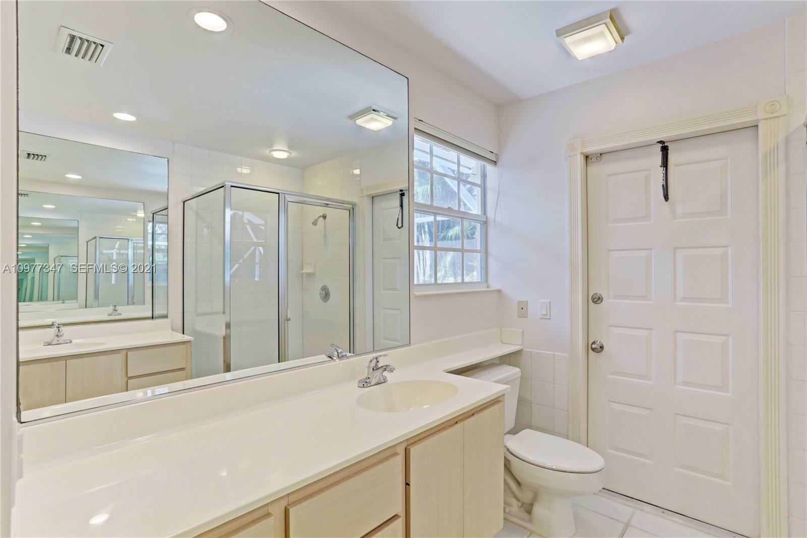 DOUBLE TREE - Residential