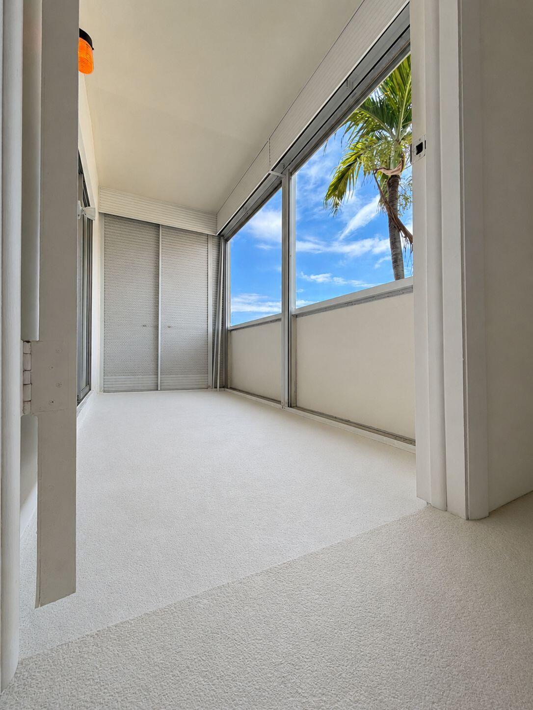 KINGS POINT CAPRI CONDOS - Residential