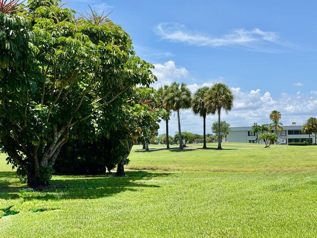 KINGS POINT CAPRI CONDOS - Residential