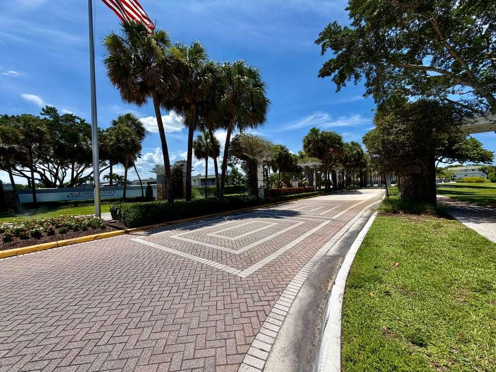 KINGS POINT CAPRI CONDOS - Residential