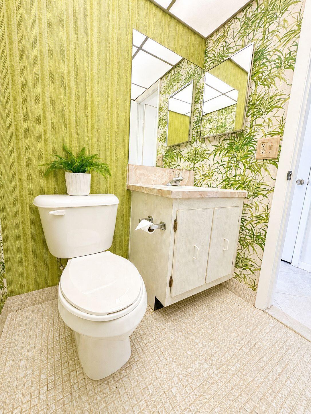 KINGS POINT CAPRI CONDOS - Residential