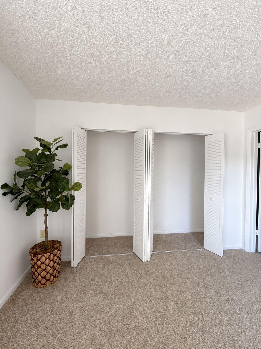 KINGS POINT CAPRI CONDOS - Residential