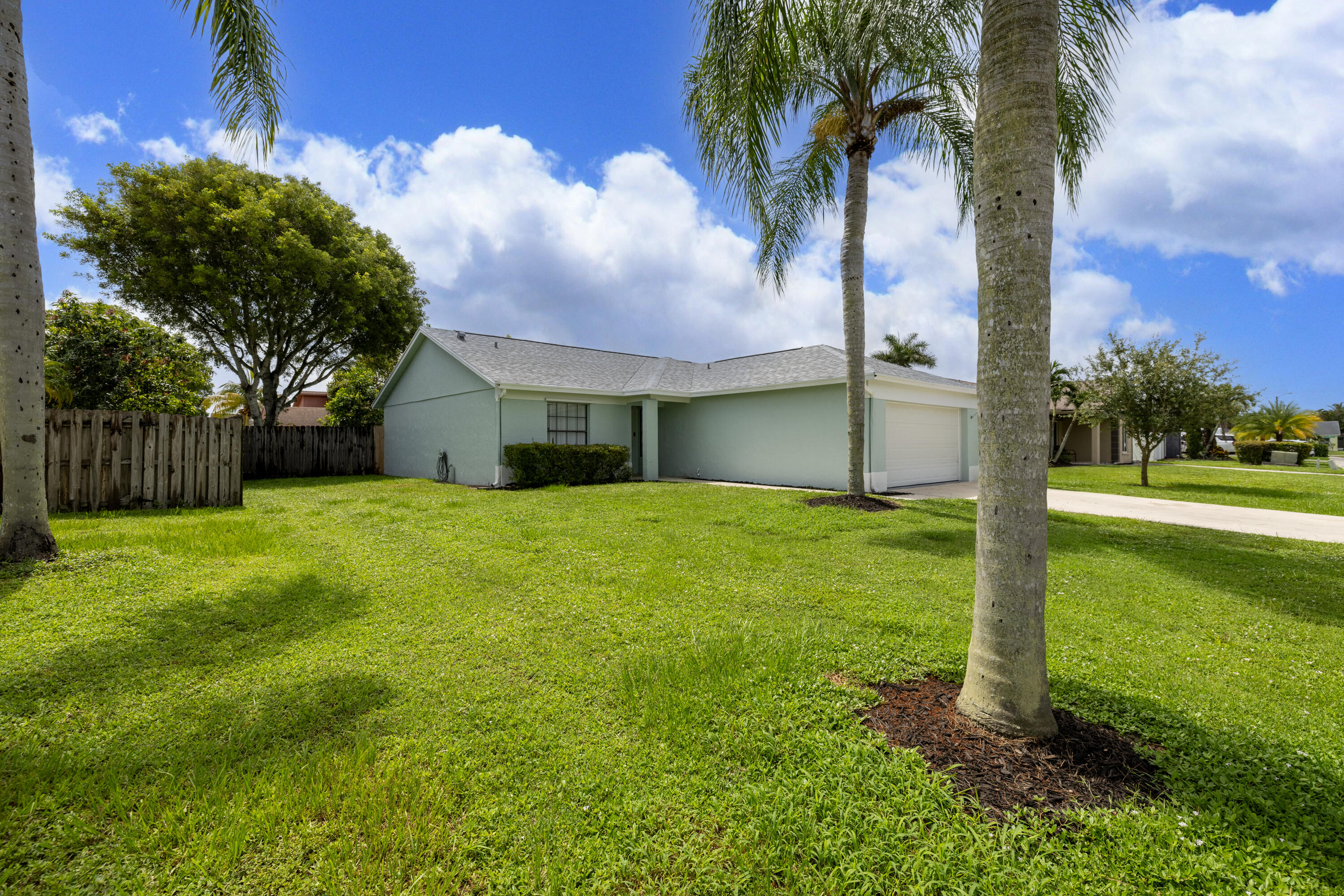 COUNTERPOINT ESTATES 14 - Residential