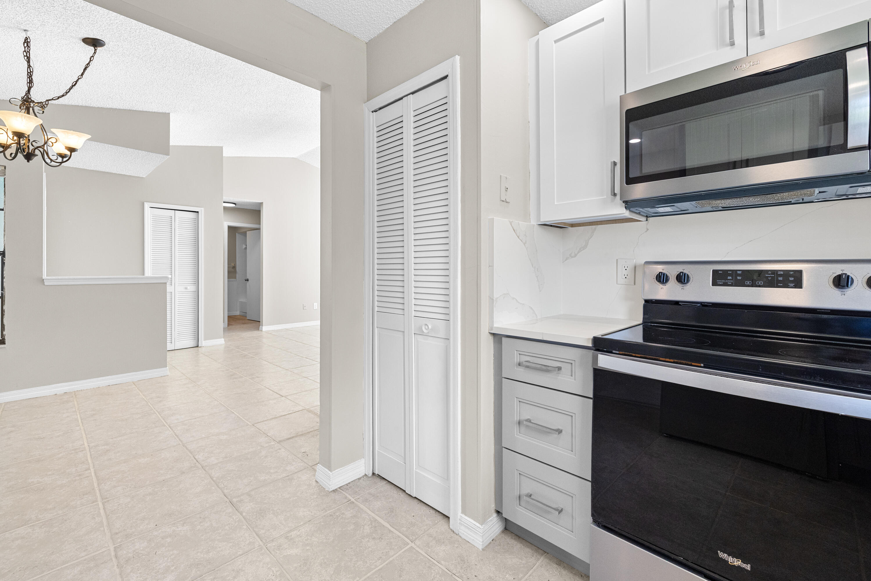 COUNTERPOINT ESTATES 14 - Residential