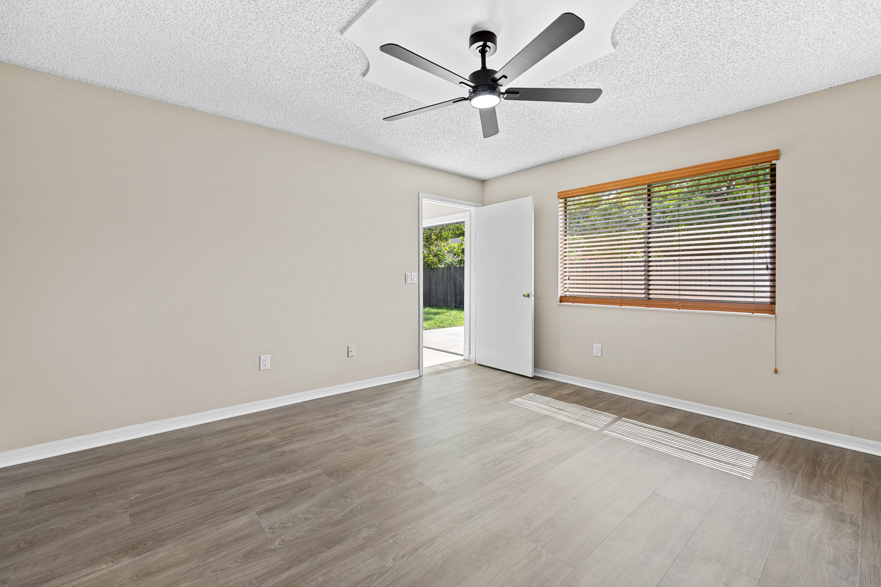 COUNTERPOINT ESTATES 14 - Residential