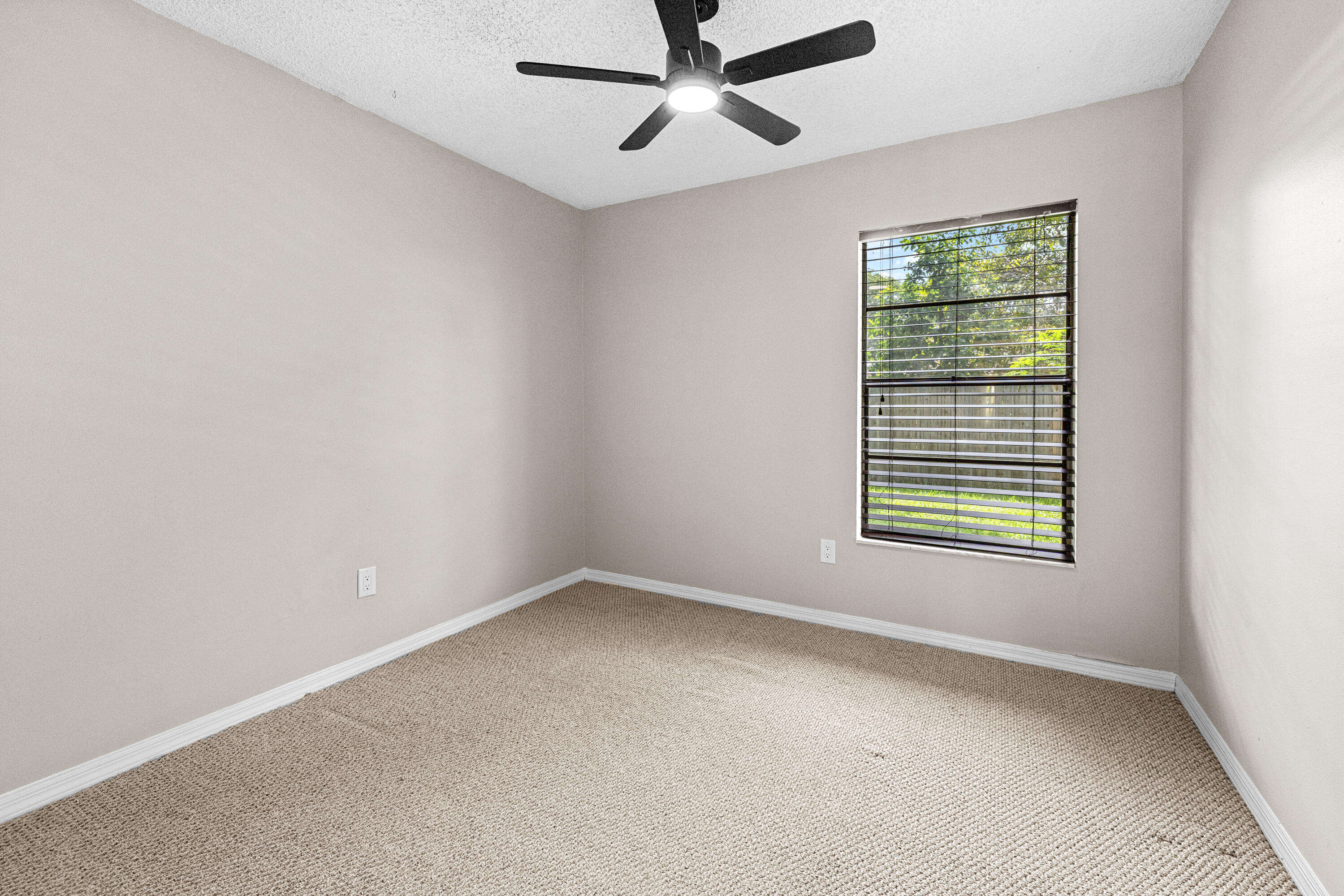 COUNTERPOINT ESTATES 14 - Residential