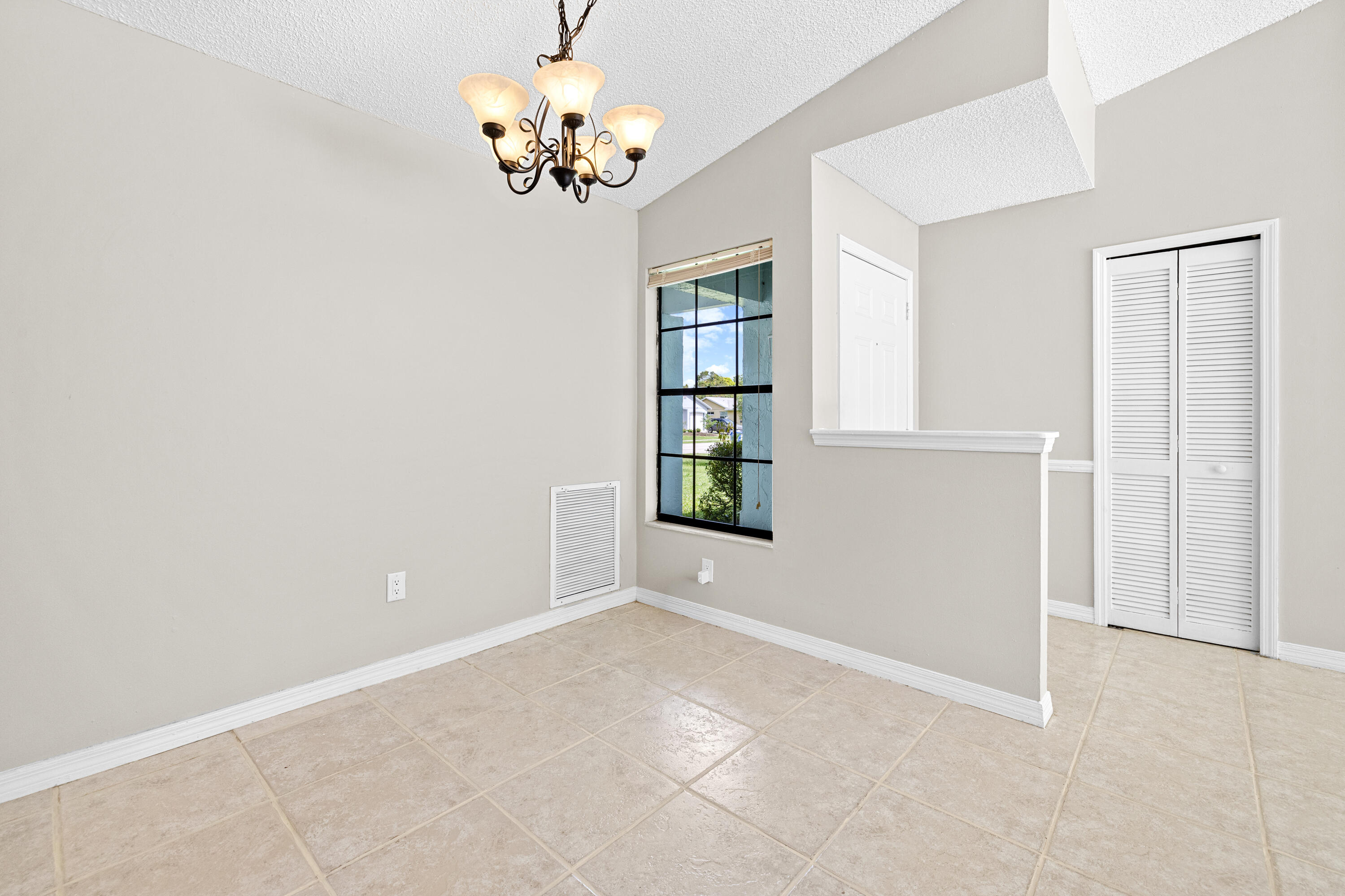 COUNTERPOINT ESTATES 14 - Residential