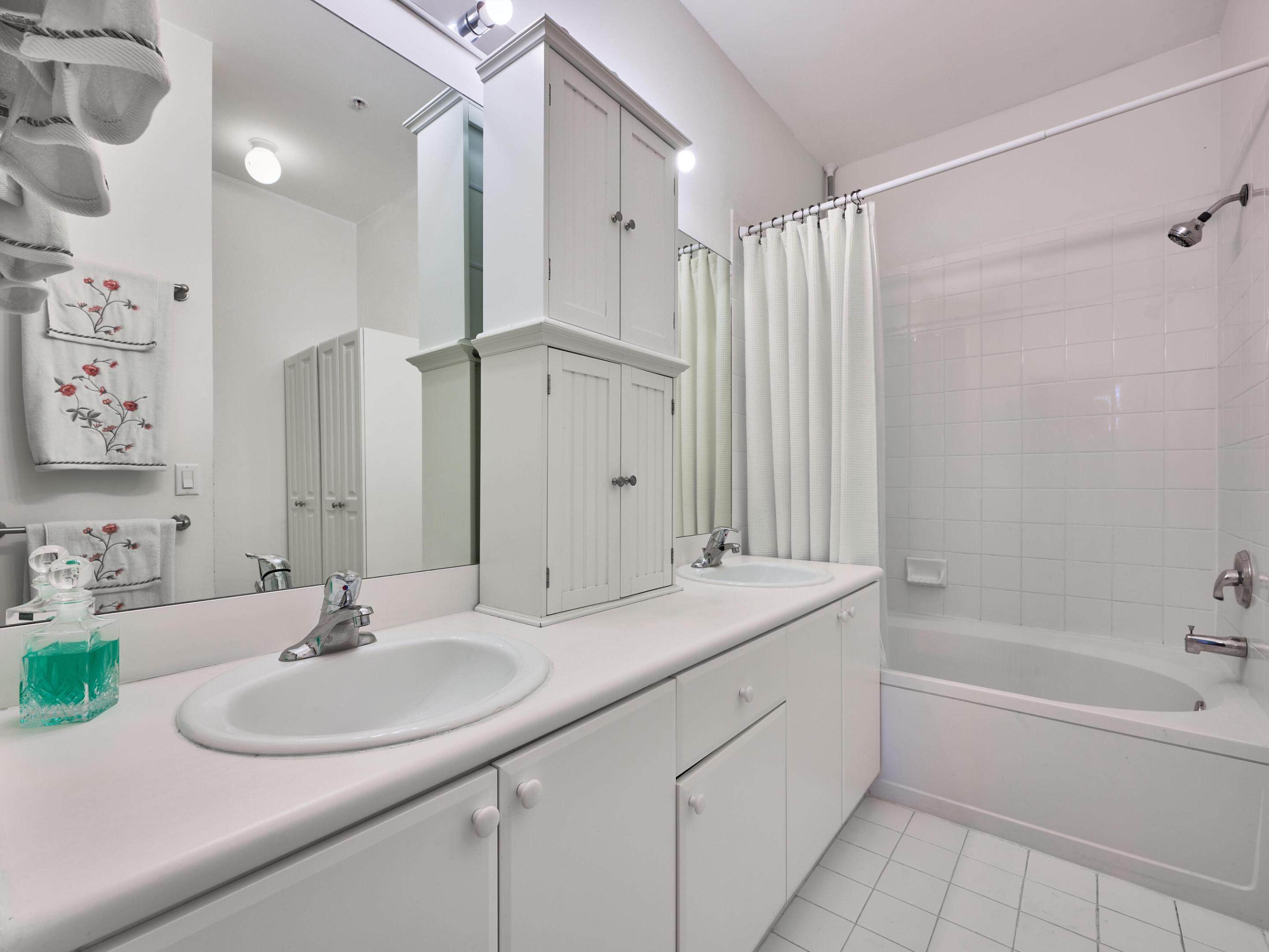 SHOMA COURTYARDS I AT ROYAL PALM CONDOMI - Residential