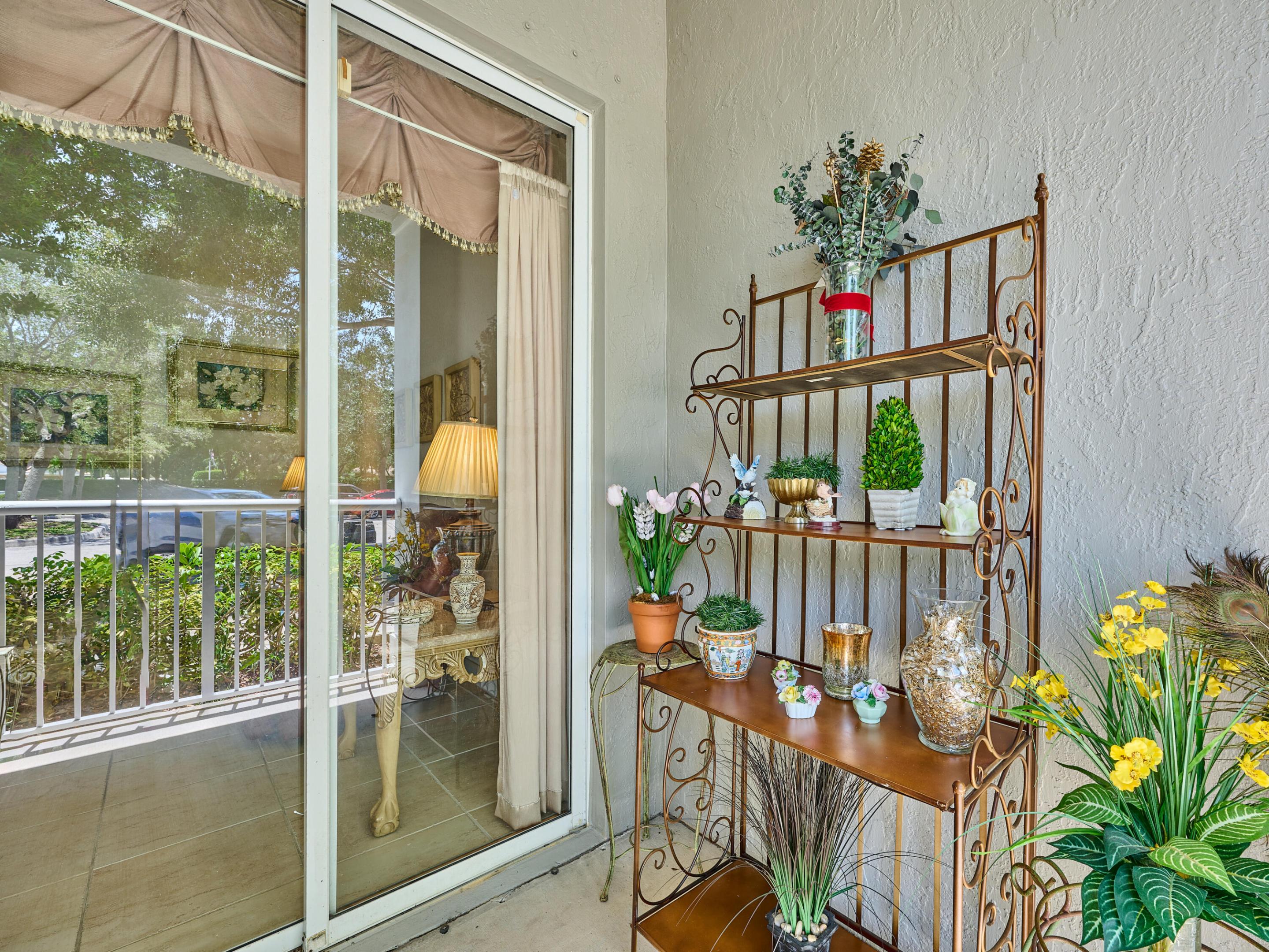 SHOMA COURTYARDS I AT ROYAL PALM CONDOMI - Residential