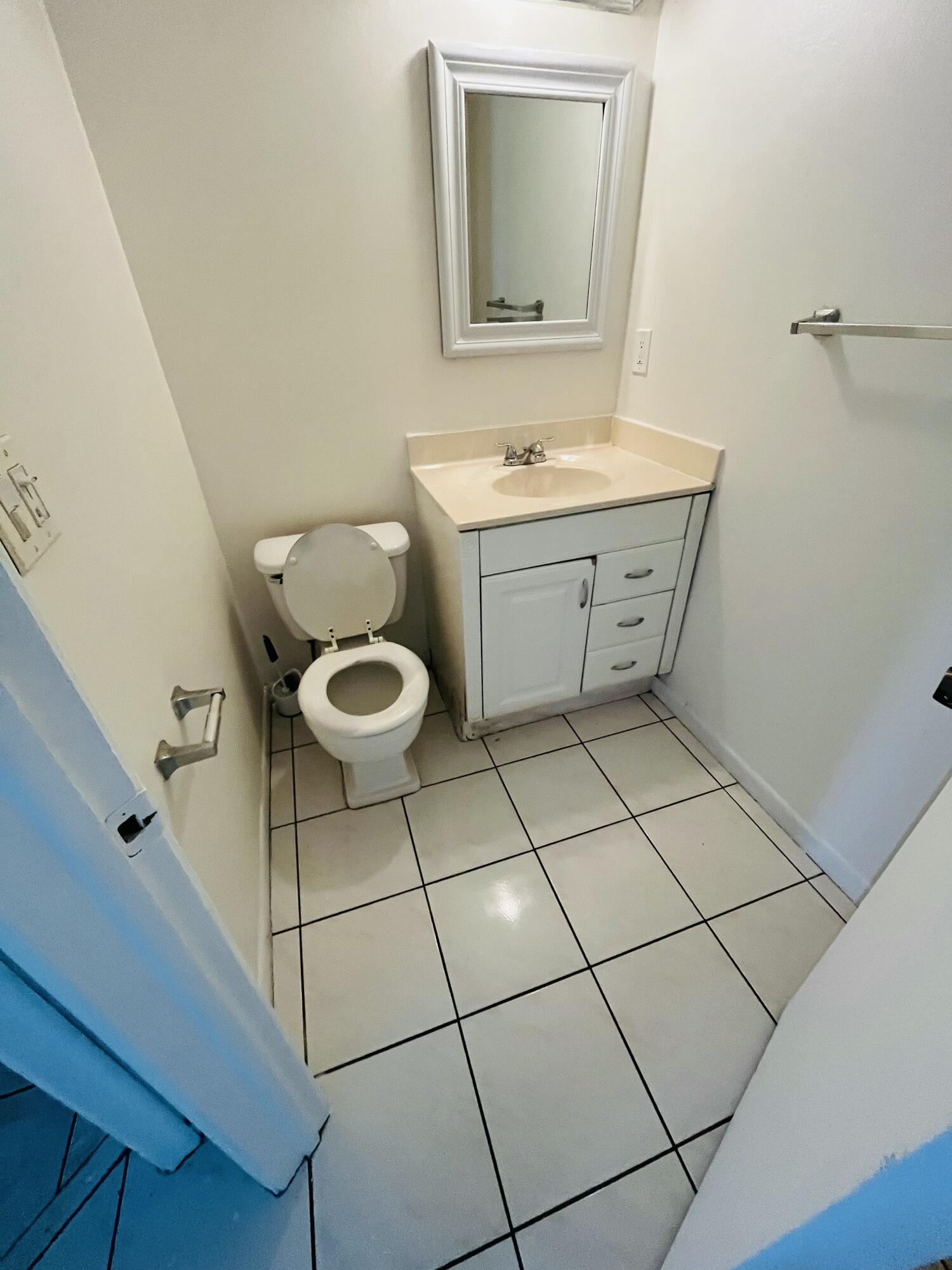SANDALFOOT BLVD APTS CONDO - Residential Lease