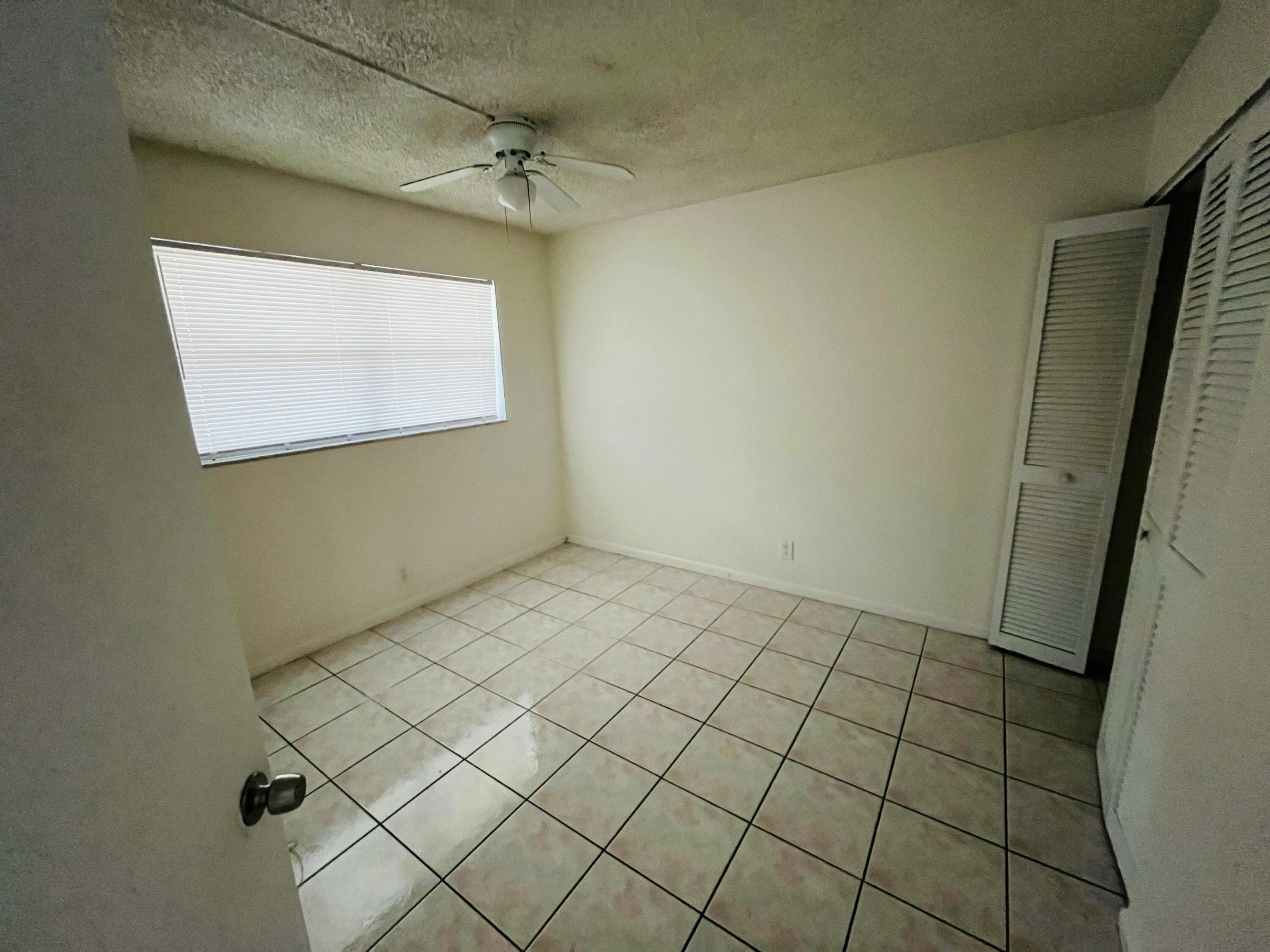 SANDALFOOT BLVD APTS CONDO - Residential Lease