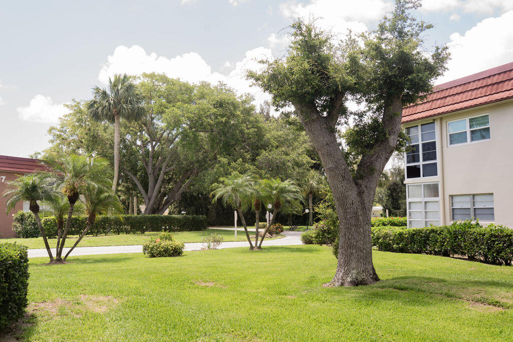 VISTA ROYALE PHASE IV BLDGS 83-111 - Residential