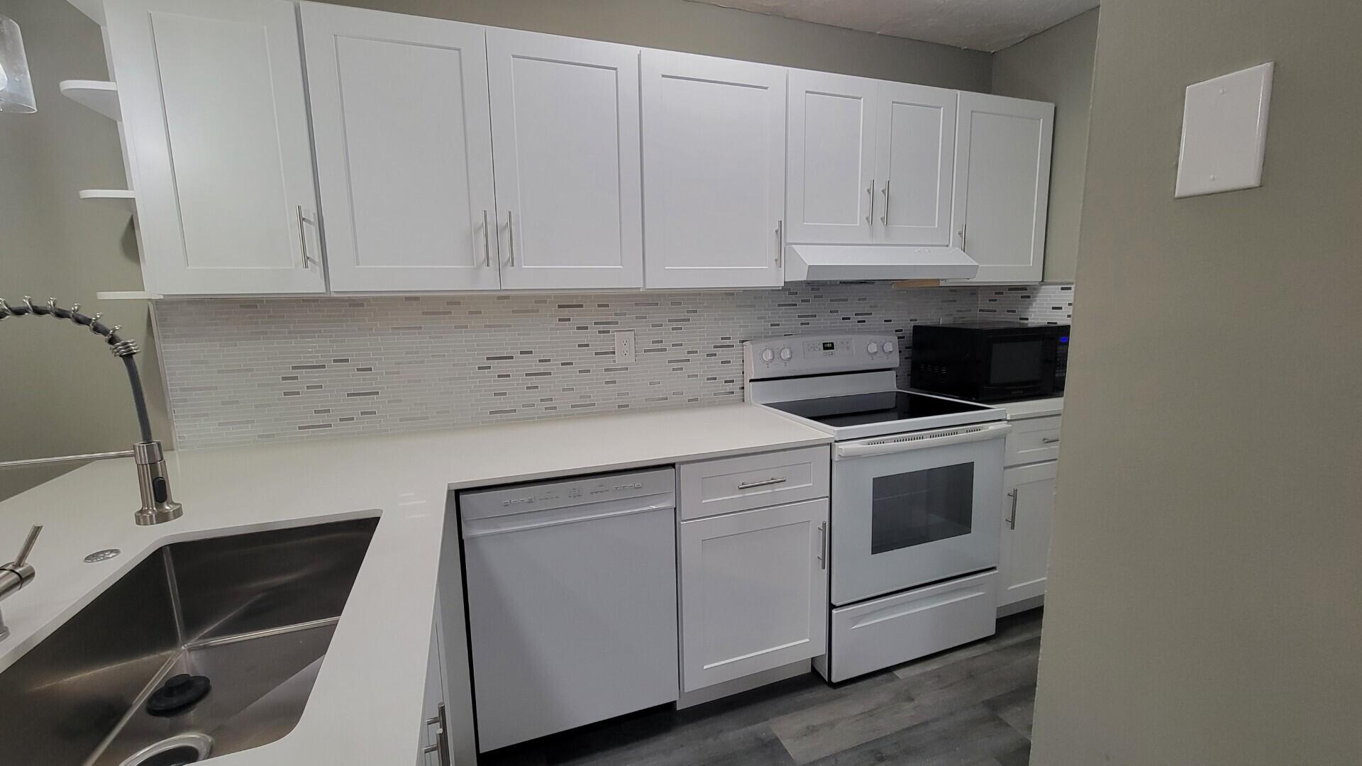 HOLIDAY VILLAGE OF CORAL SPRINGS - Residential