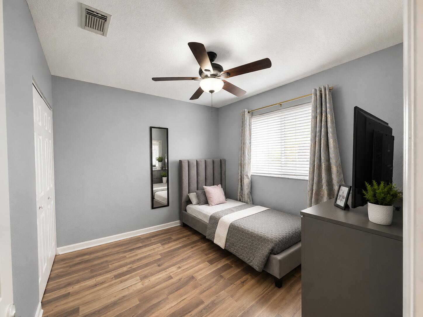 THOUSAND OAKS - Residential
