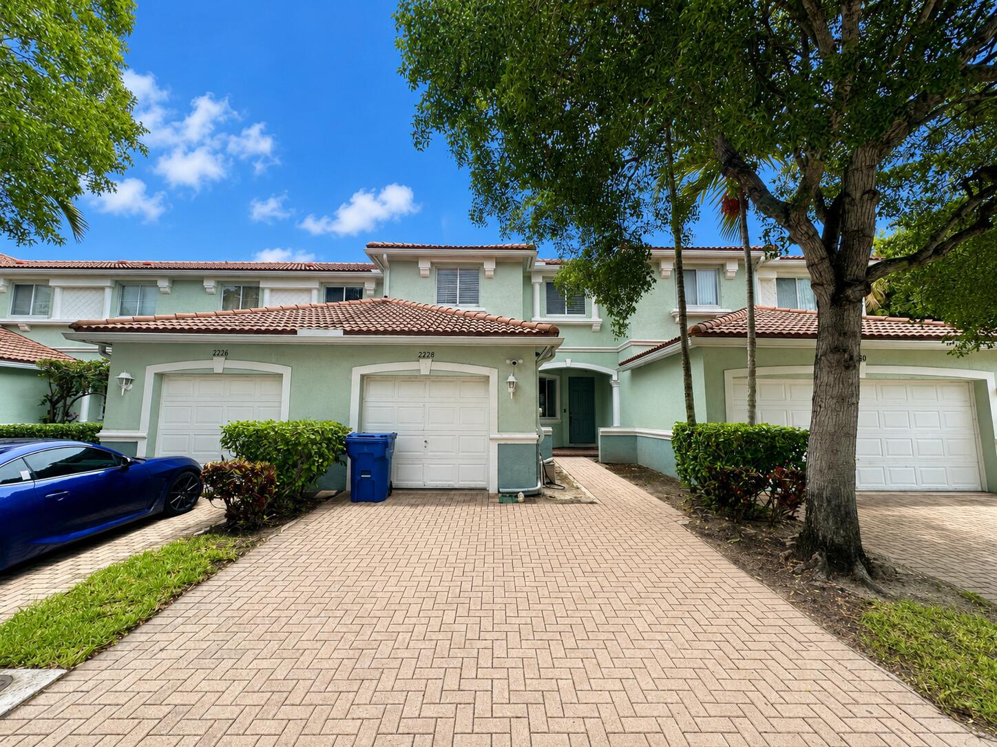 THOUSAND OAKS - Residential
