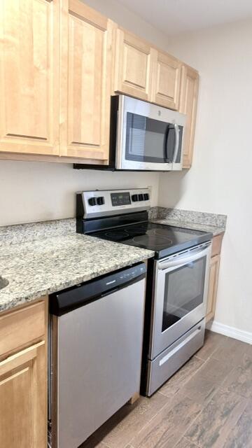 SOUTH PORT ST LUCIE UNIT 16 1ST REPLAT - Residential Lease