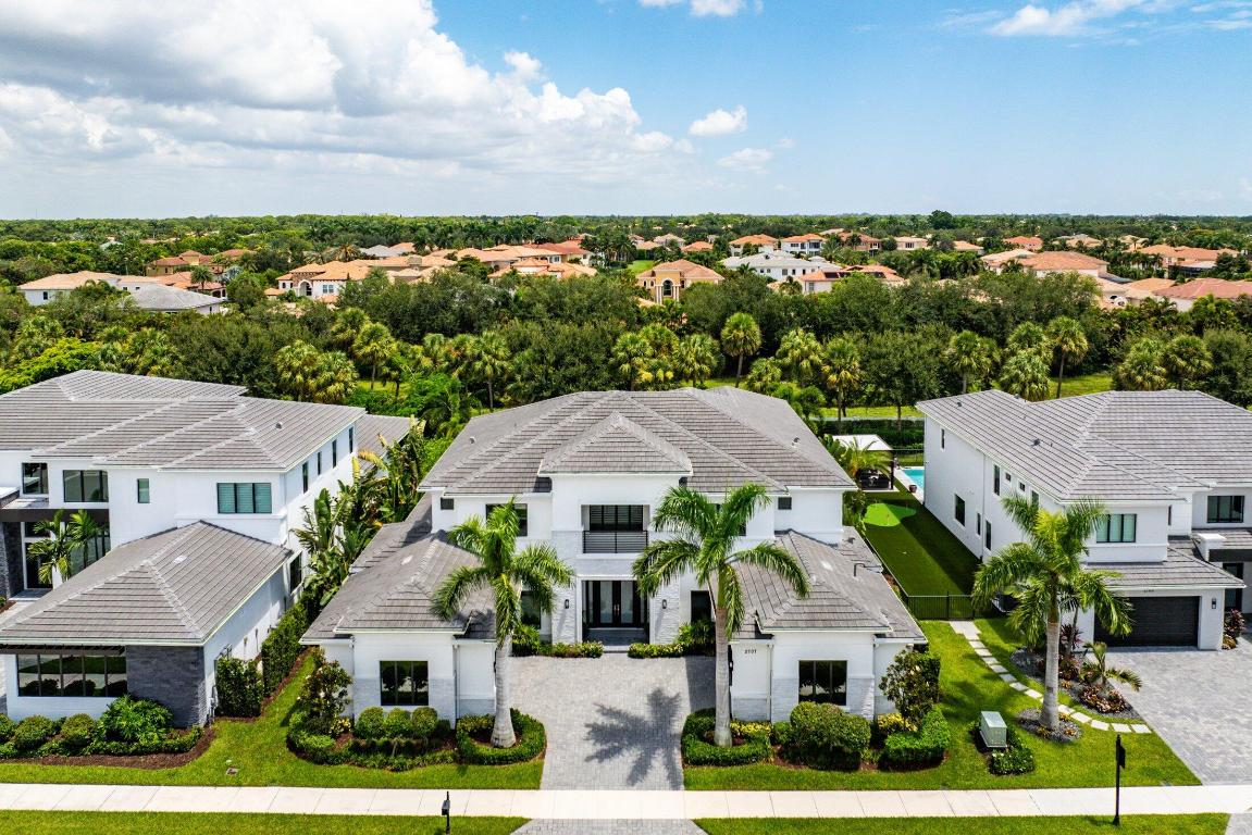 ROYAL PALM POLO - Residential