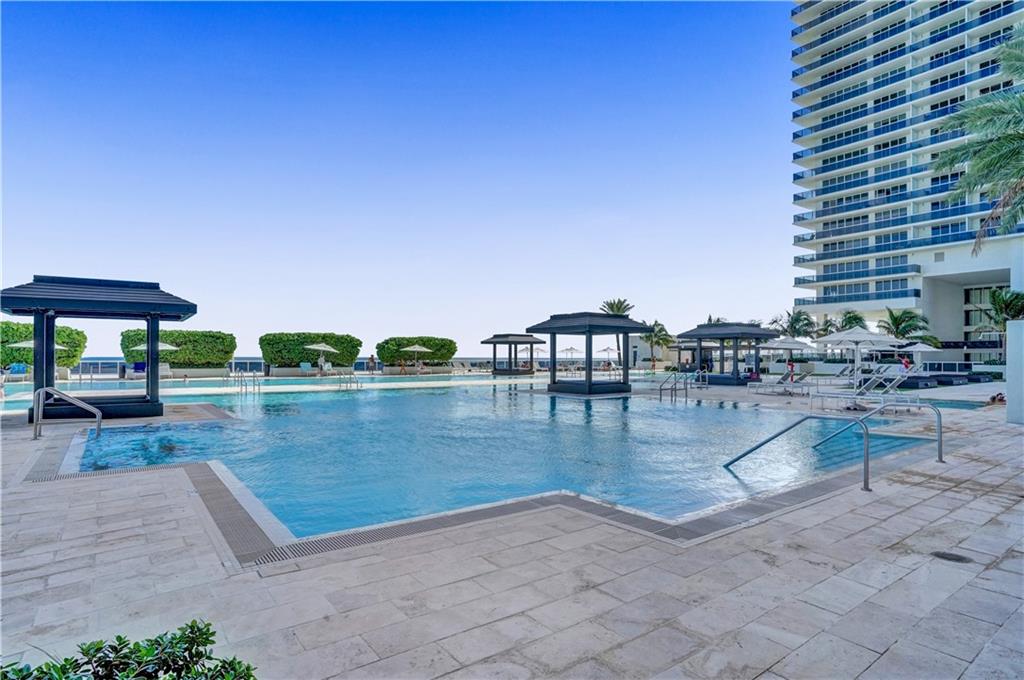 Beach Club - Residential
