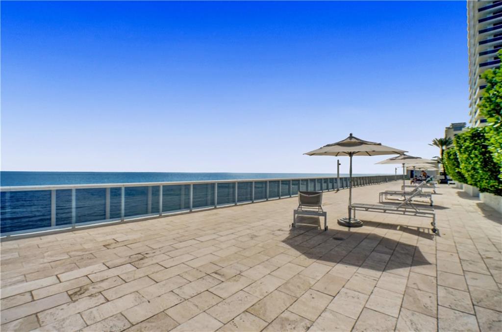 Beach Club - Residential